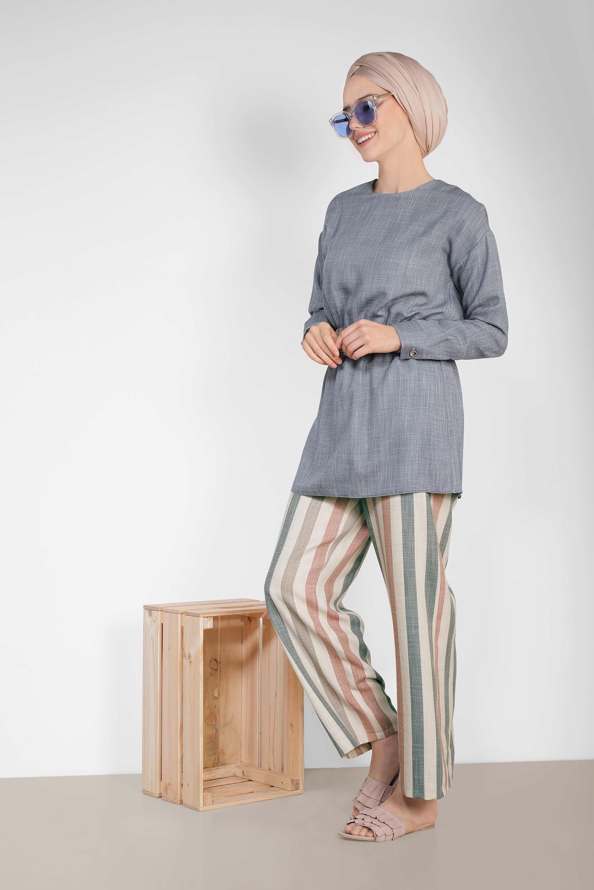 Tesettür giyim LACİVERT ÇİZGİ DESENLİ HASIR KEMERLİ İKİLİ PANTOLONLU TAKIM 4343