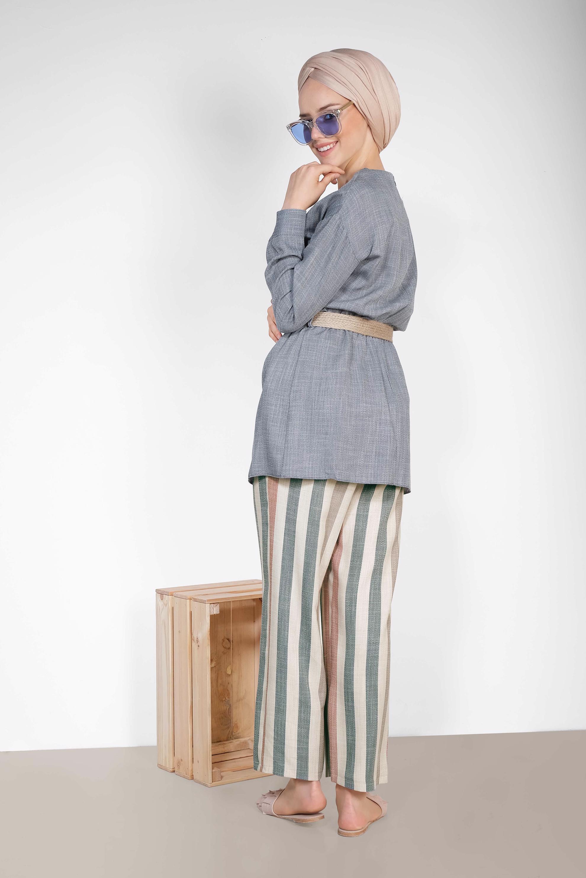 Tesettür giyim LACİVERT ÇİZGİ DESENLİ HASIR KEMERLİ İKİLİ PANTOLONLU TAKIM 4343