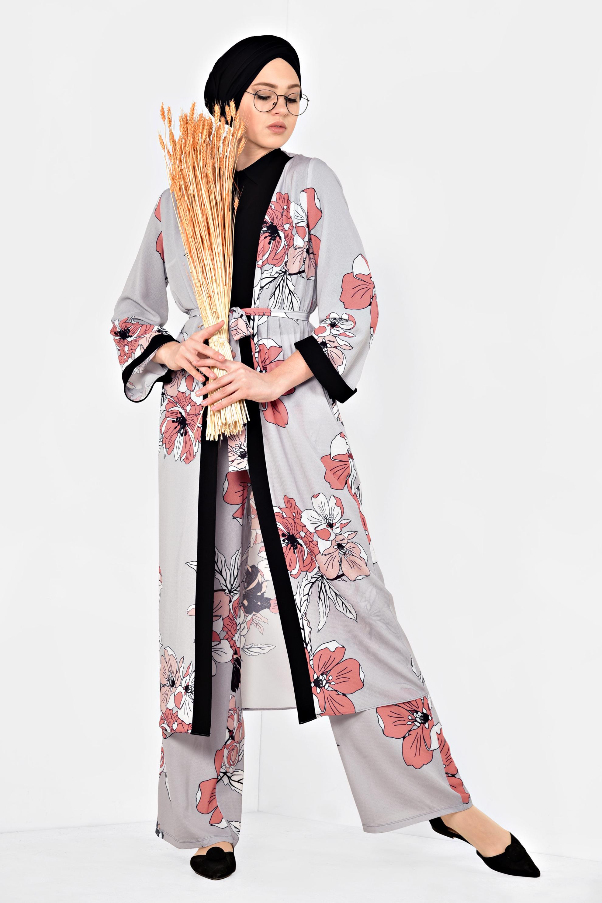 Tesettür giyim GRİ ÇİÇEK DESENLİ KİMONOLU TAKIM 4923