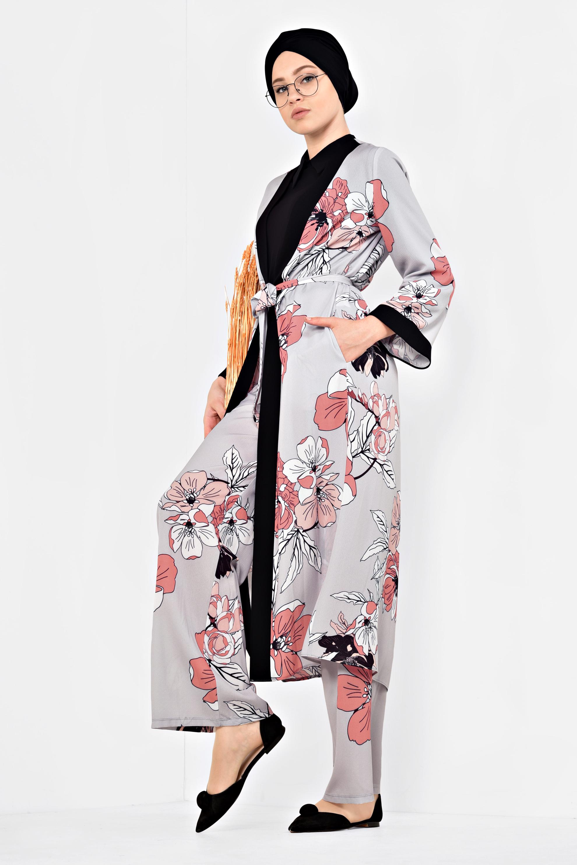 Tesettür giyim GRİ ÇİÇEK DESENLİ KİMONOLU TAKIM 4923