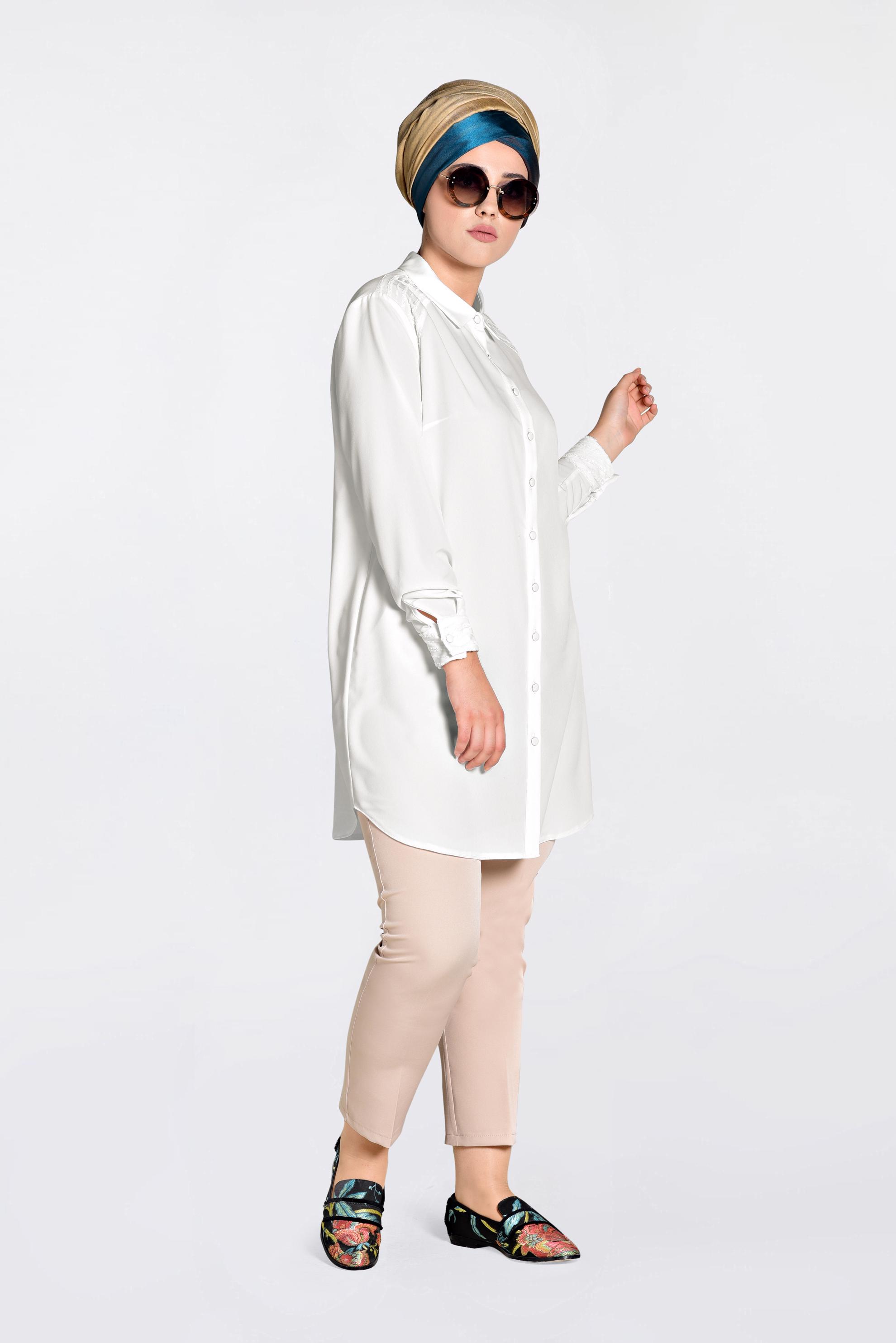 Tesettür giyim BEYAZ PUL PAYET DETAYLI DÜĞMELİ TUNİK 2826 