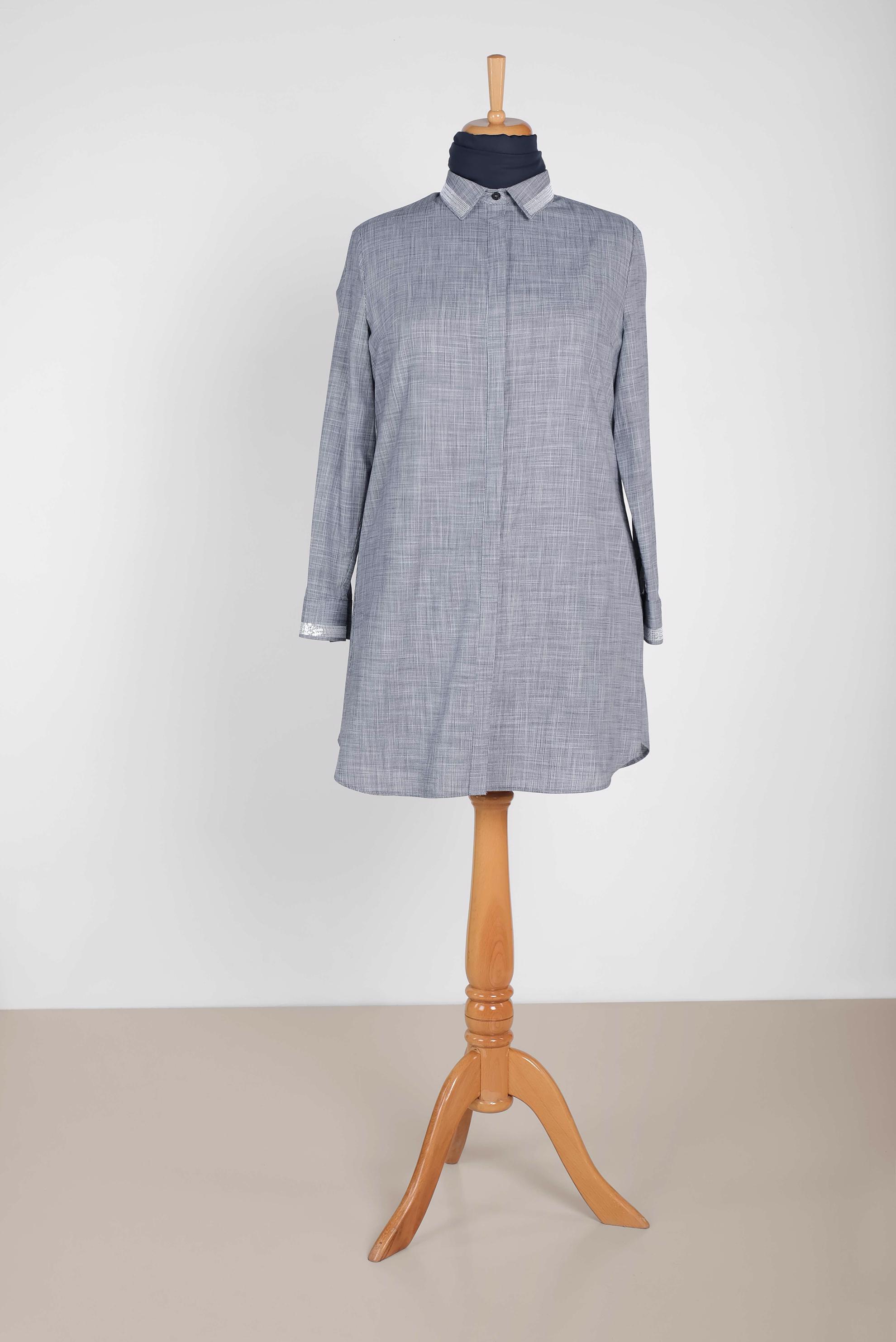 Tesettür giyim LACİVERT MANŞET VE YAKASI PUL DETAYLI GİZLİ DÜĞMELİ TUNİK 2886 