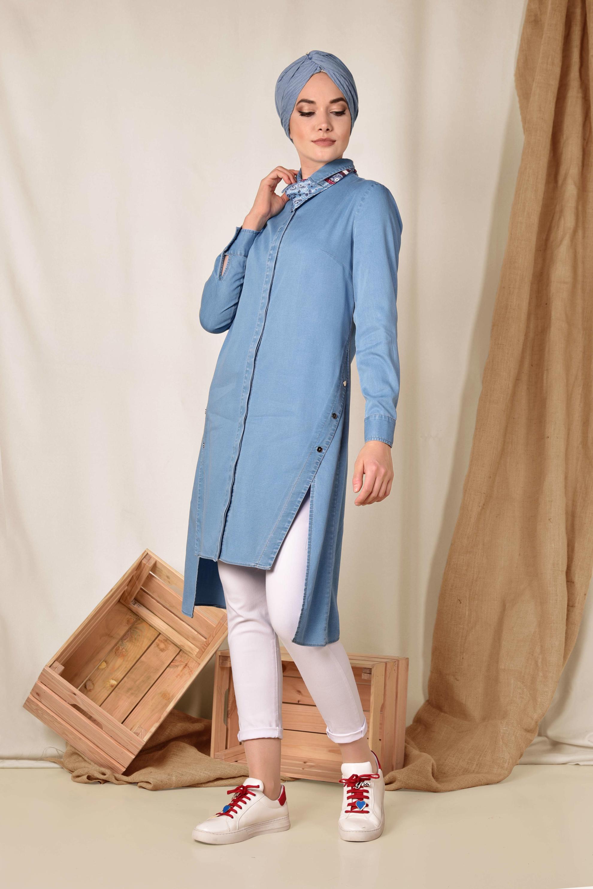 Tesettür giyim MAVİ ASİMETRİK KESİM ÇITÇIT DETAYLI DENİM TUNİK 4022