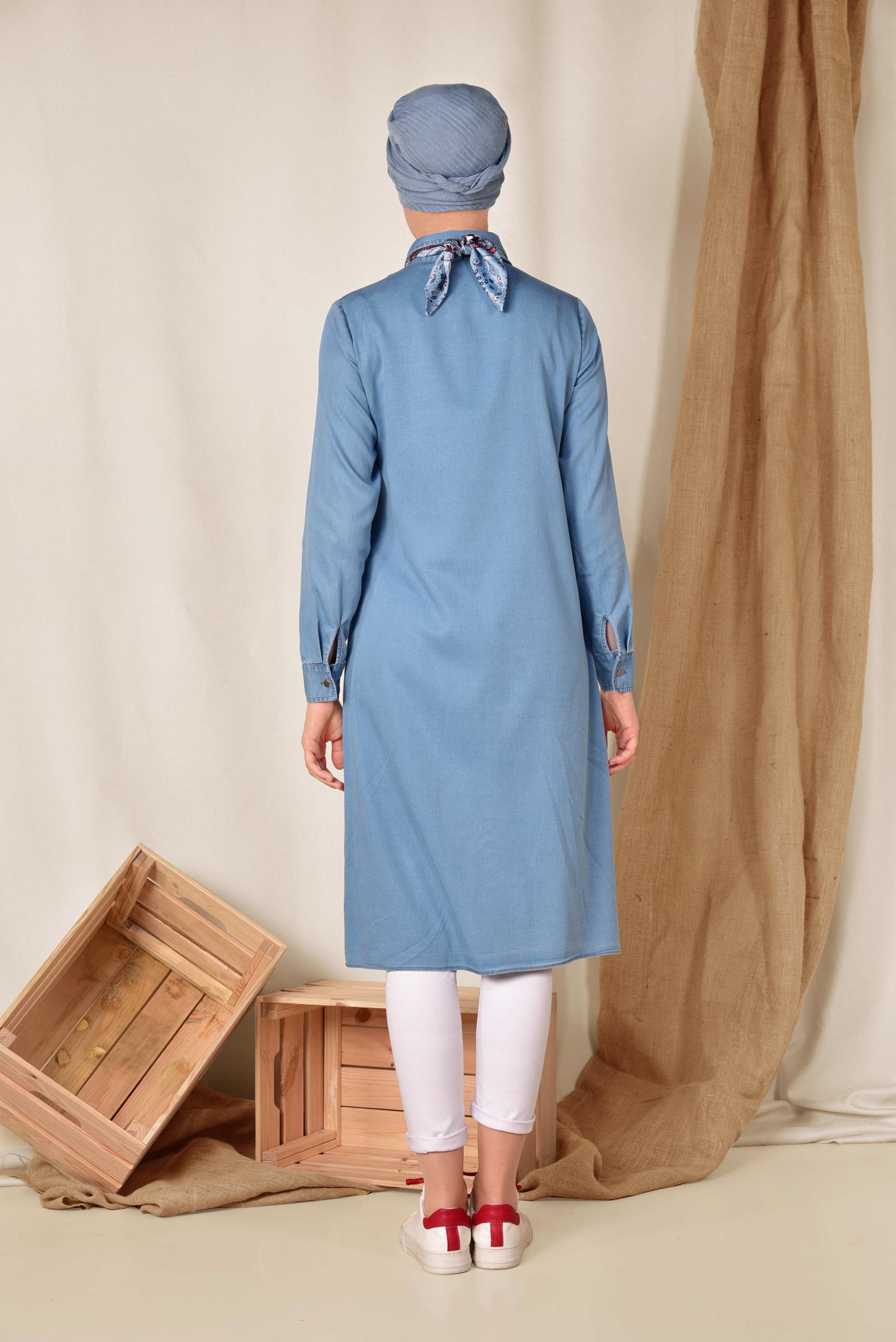 Tesettür giyim MAVİ ASİMETRİK KESİM ÇITÇIT DETAYLI DENİM TUNİK 4022