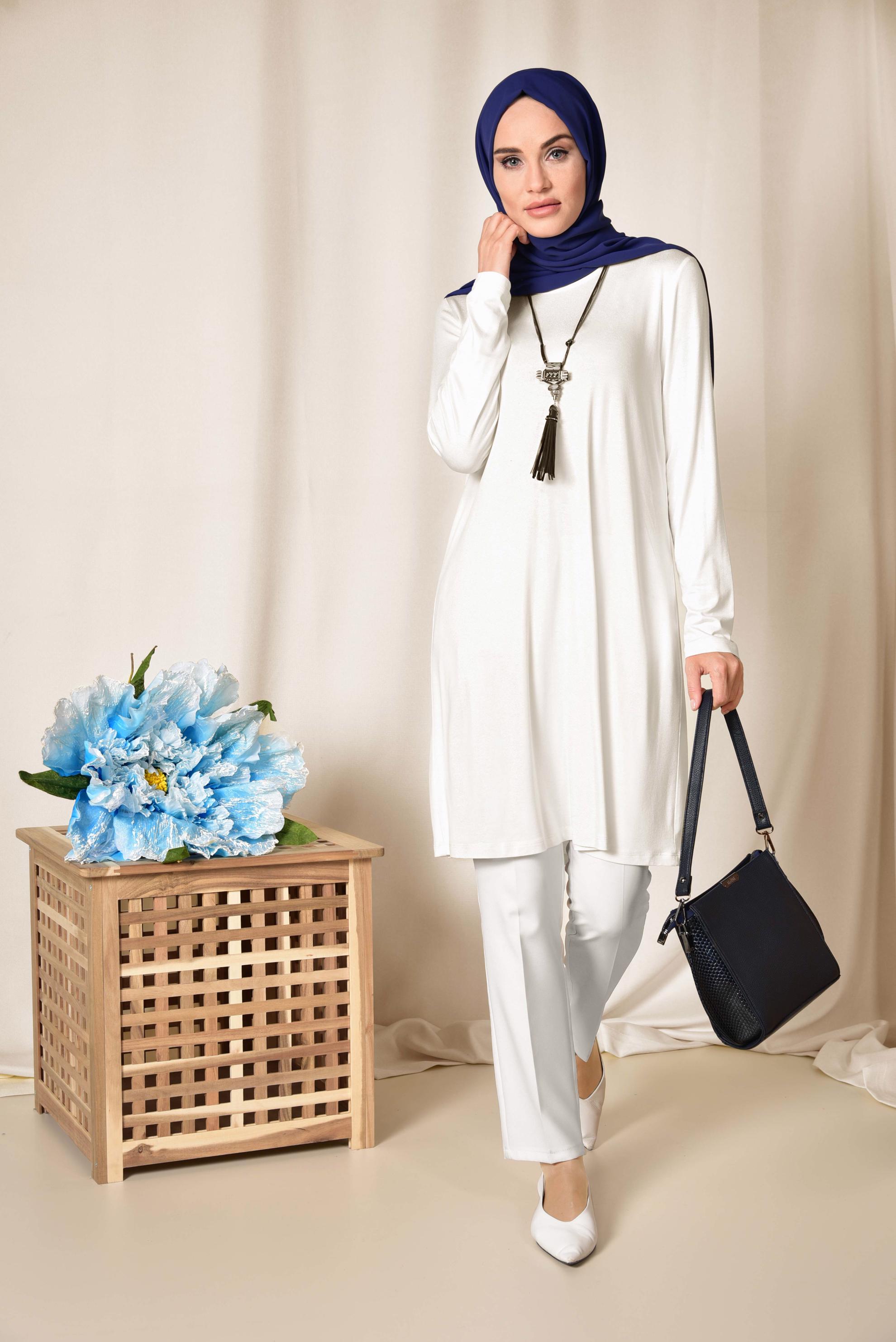 Tesettür giyim BEYAZ YUVARLAK YAKA BASİC TUNİK 4037