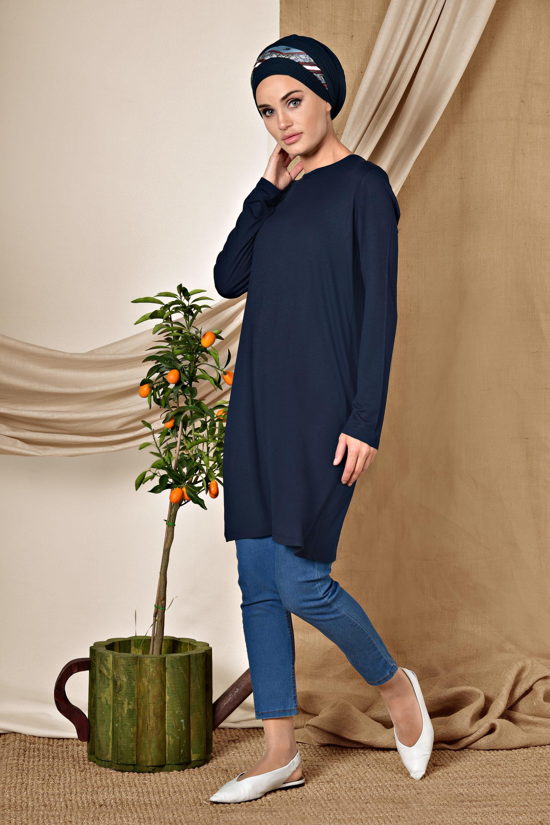 Tesettür giyim LACİVERT YUVARLAK YAKA BASİC TUNİK 4037