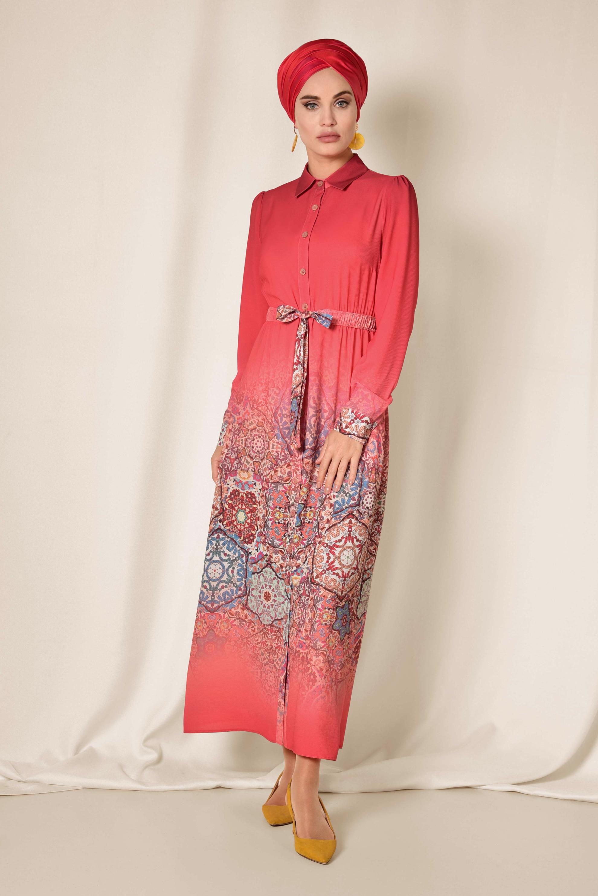 Tesettür giyim MERCAN KENDİNDEN KUŞAKLI DESENLİ UZUN TUNİK 4049