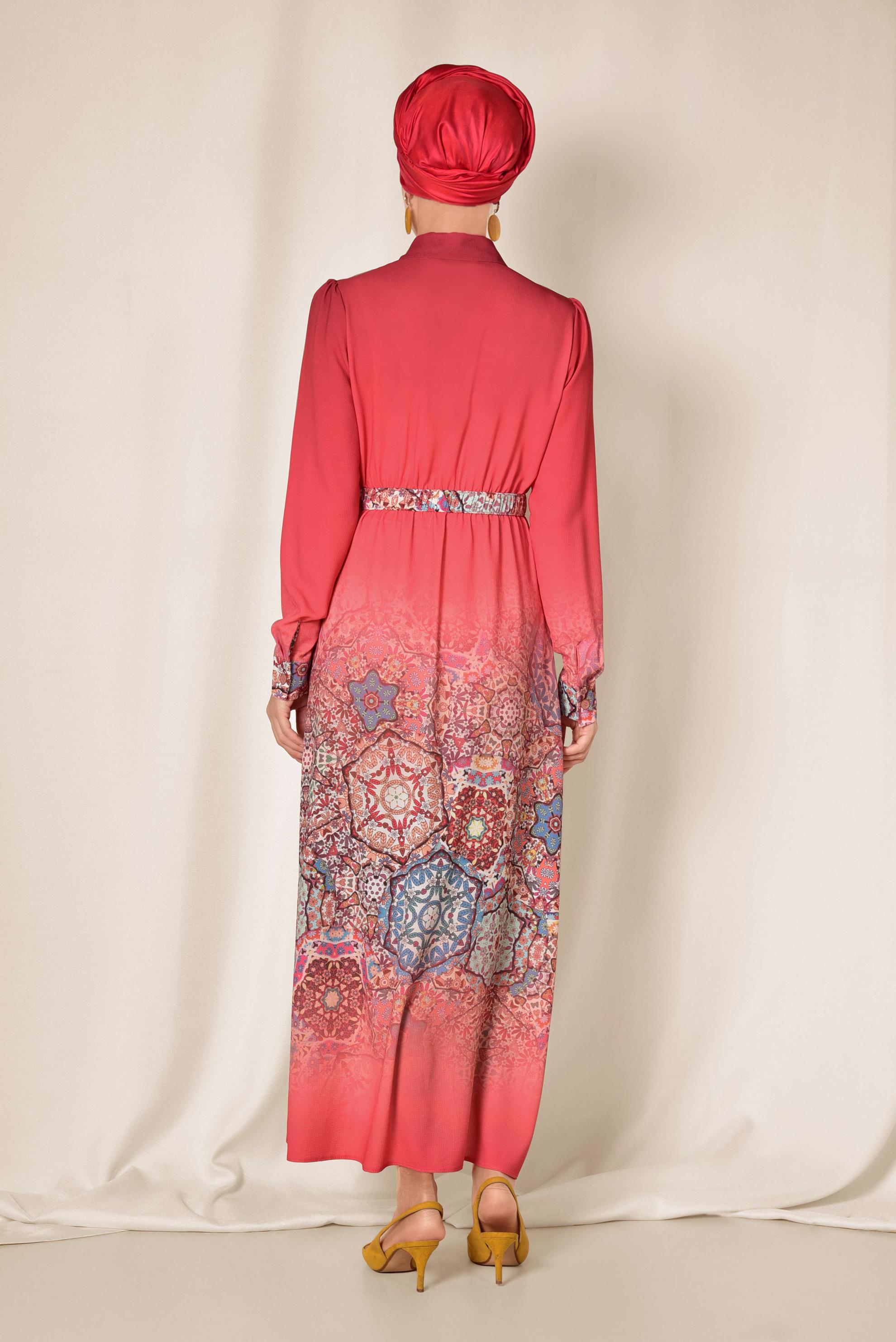 Tesettür giyim MERCAN KENDİNDEN KUŞAKLI DESENLİ UZUN TUNİK 4049