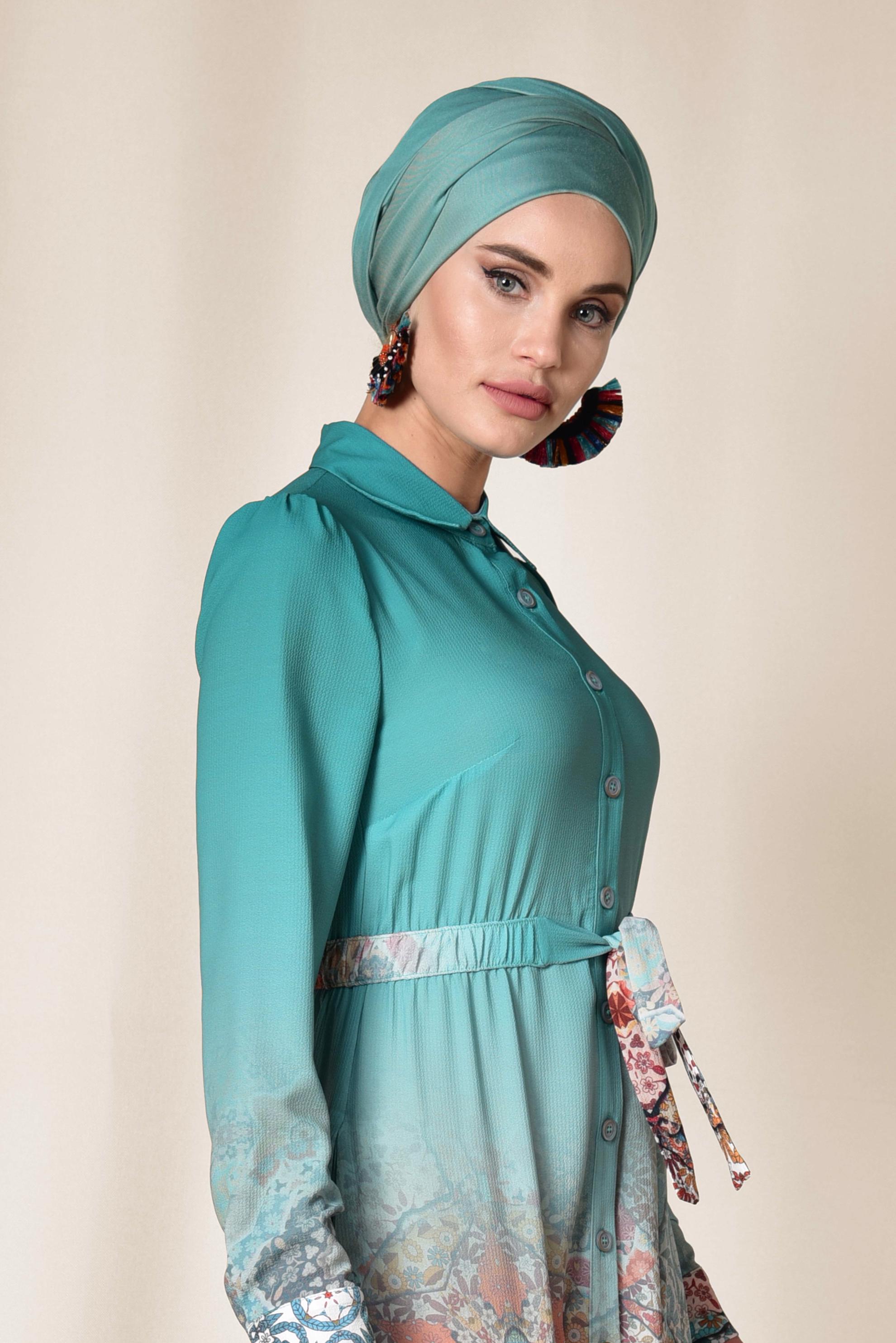 Tesettür giyim MAVİ KENDİNDEN KUŞAKLI DESENLİ UZUN TUNİK 4049