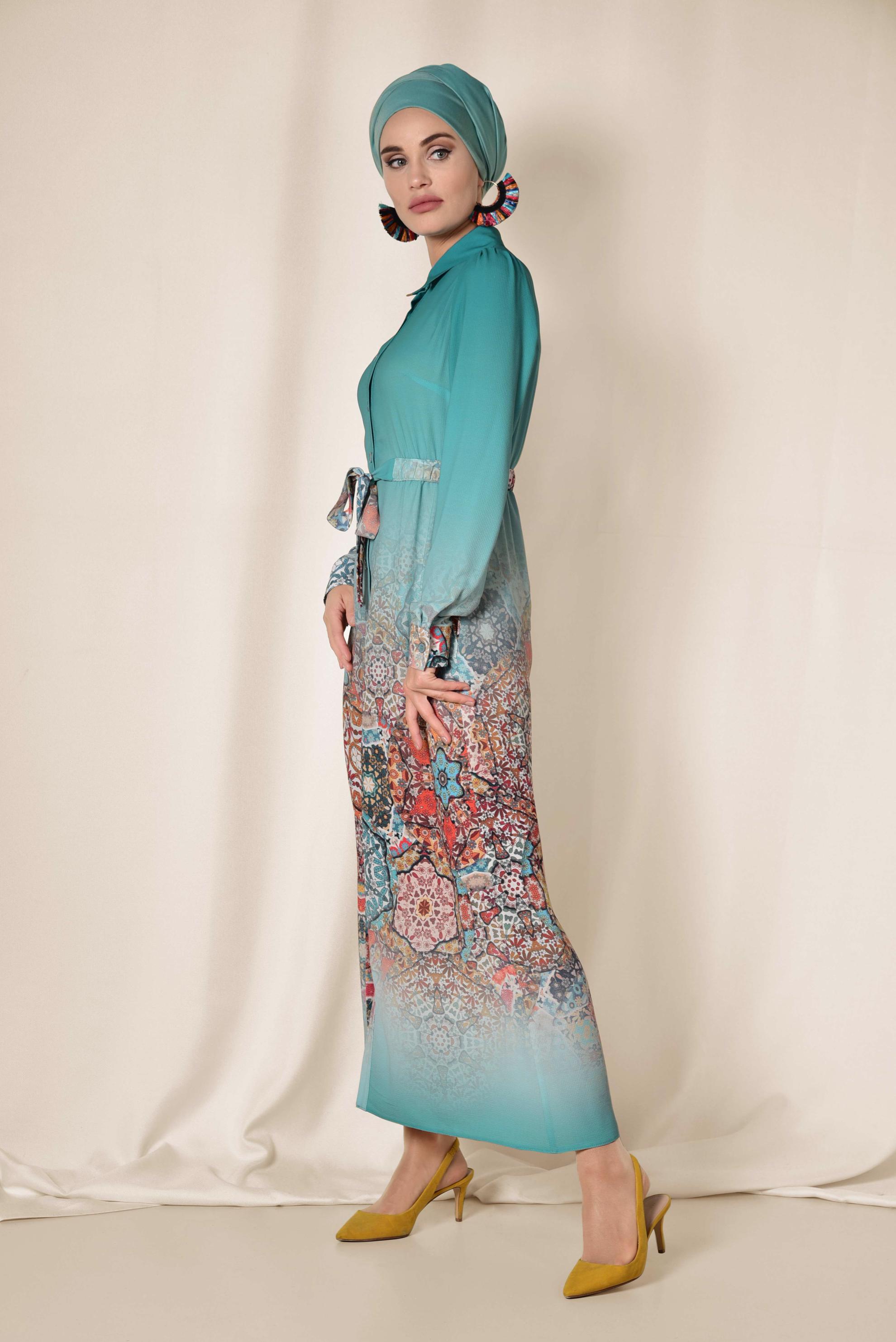 Tesettür giyim MAVİ KENDİNDEN KUŞAKLI DESENLİ UZUN TUNİK 4049