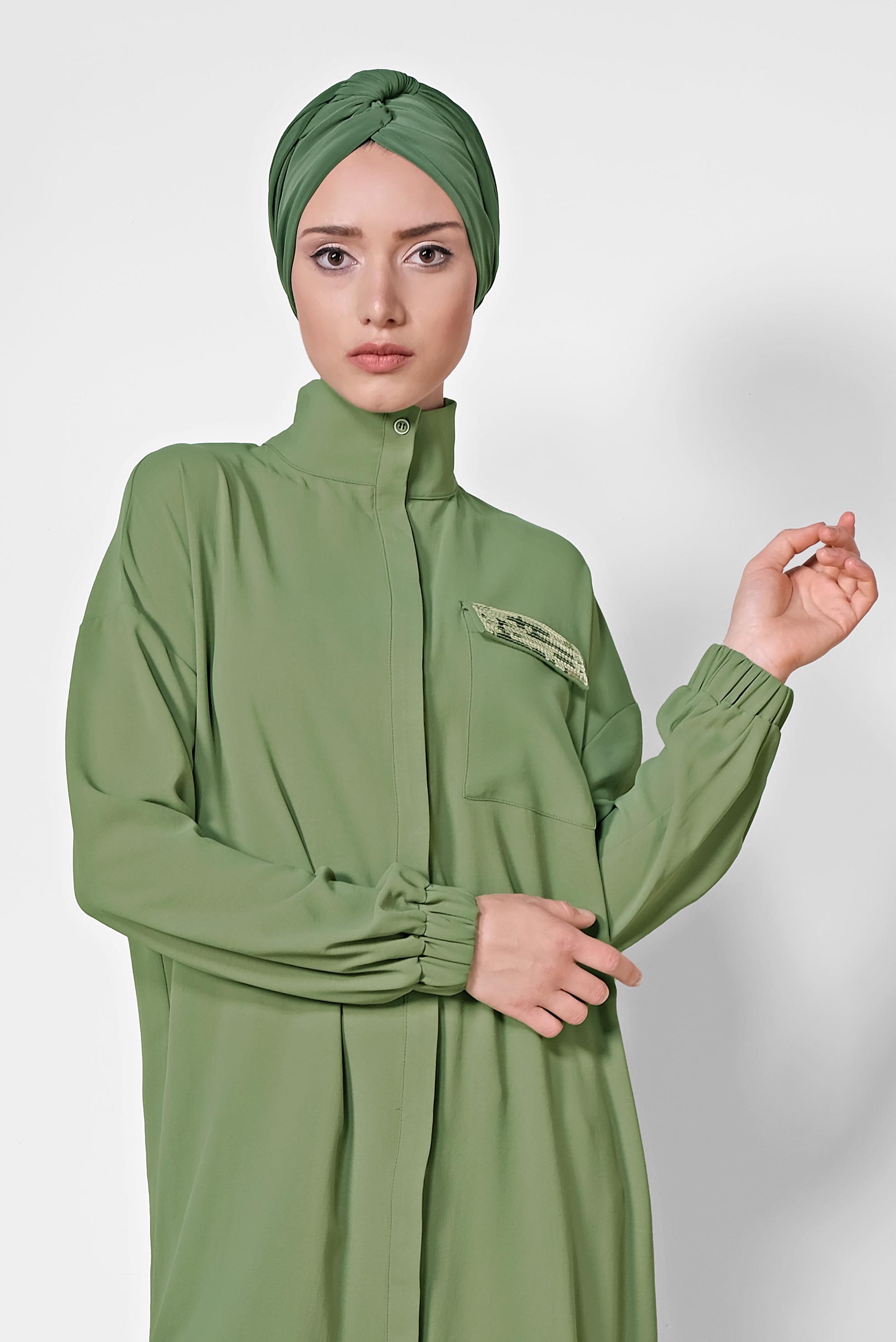 Tesettür giyim YEŞİL MANŞETLERİ VE ETEK UCU LASTİKLİ TUNİK 4053