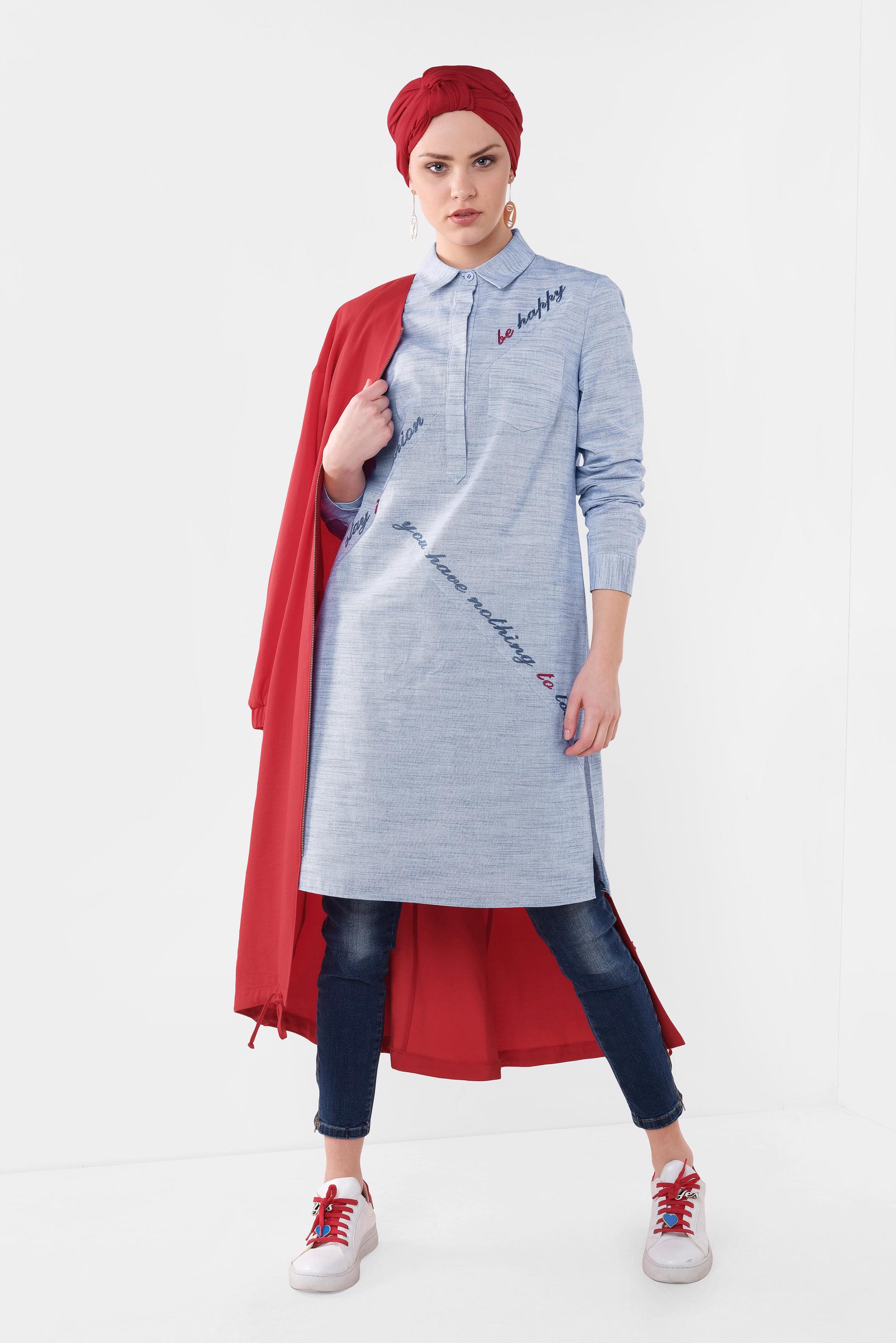 Tesettür giyim LACİVERT ÖNDEN YARIM DÜĞMELİ YAZILI TUNİK 4055