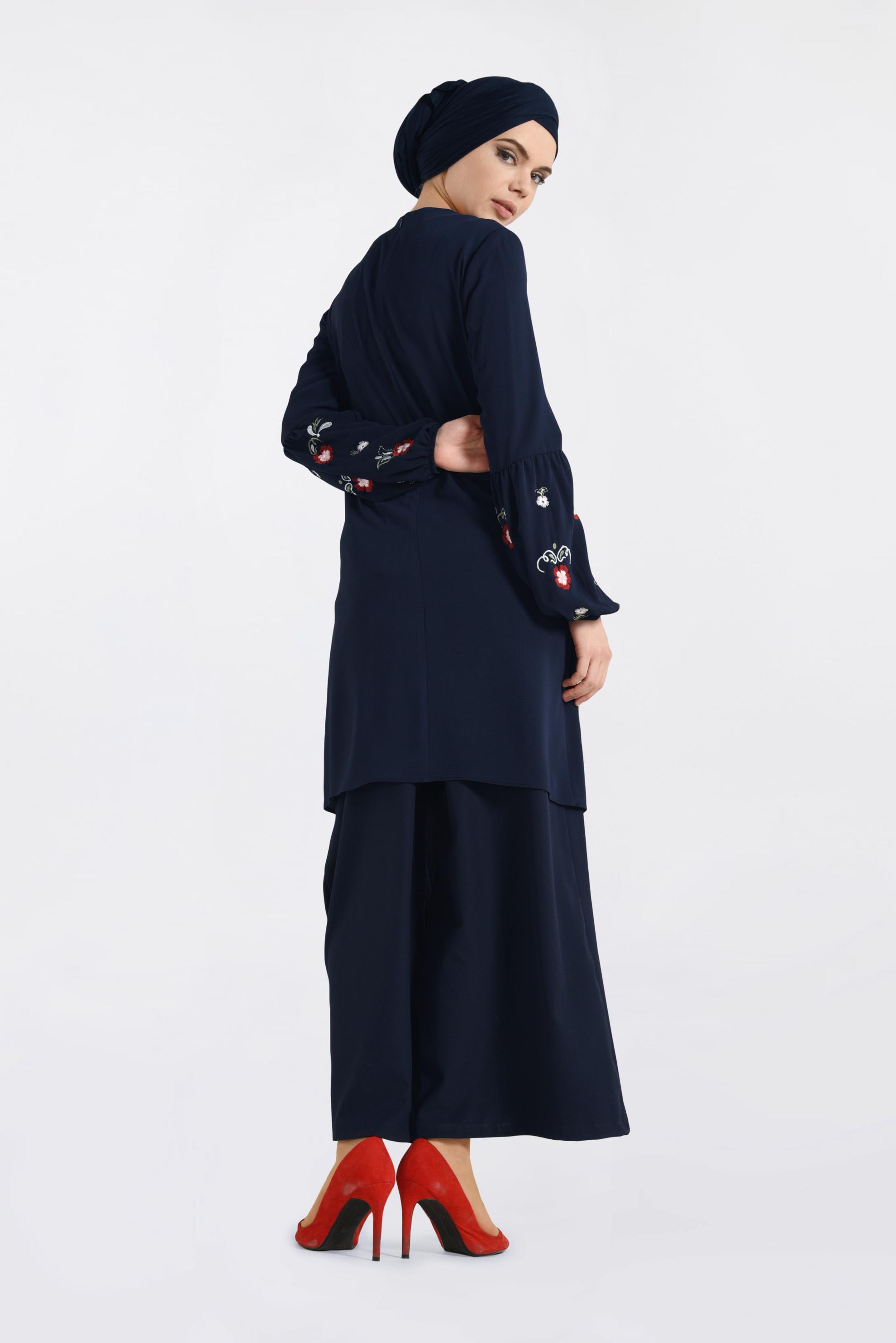 Tesettür giyim LACİVERT KOLLARI NAKIŞLI TUNİK 4108