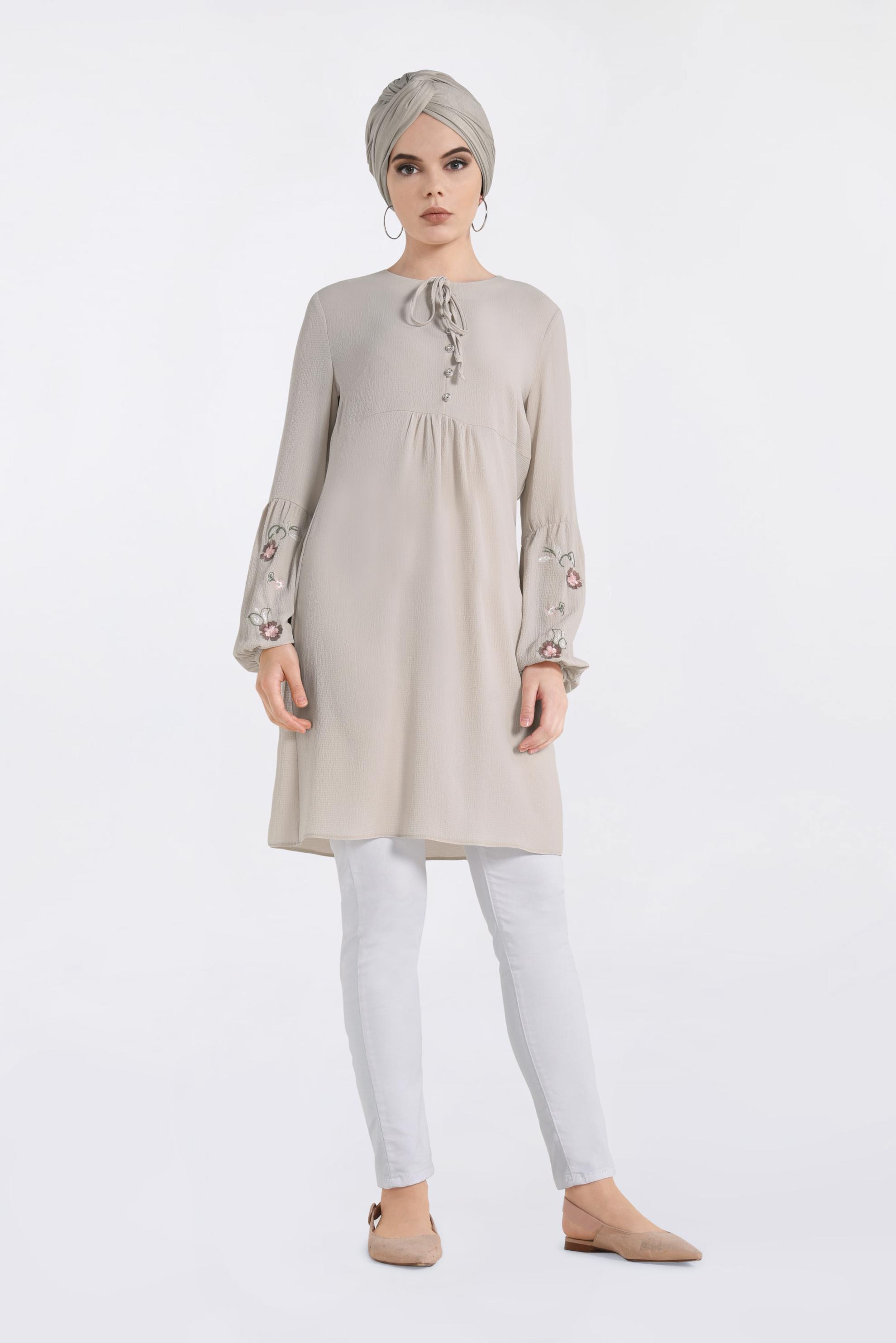 Tesettür giyim EKRU KOLLARI NAKIŞLI TUNİK 4108