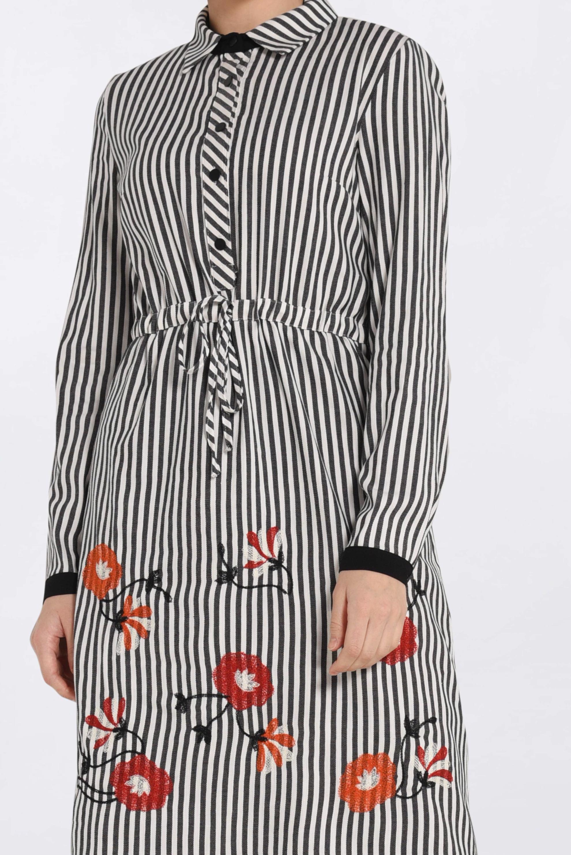 Tesettür giyim SİYAH BELİ BÜZGÜLÜ ÇİZGİ DESENLİ TUNİK 4119 