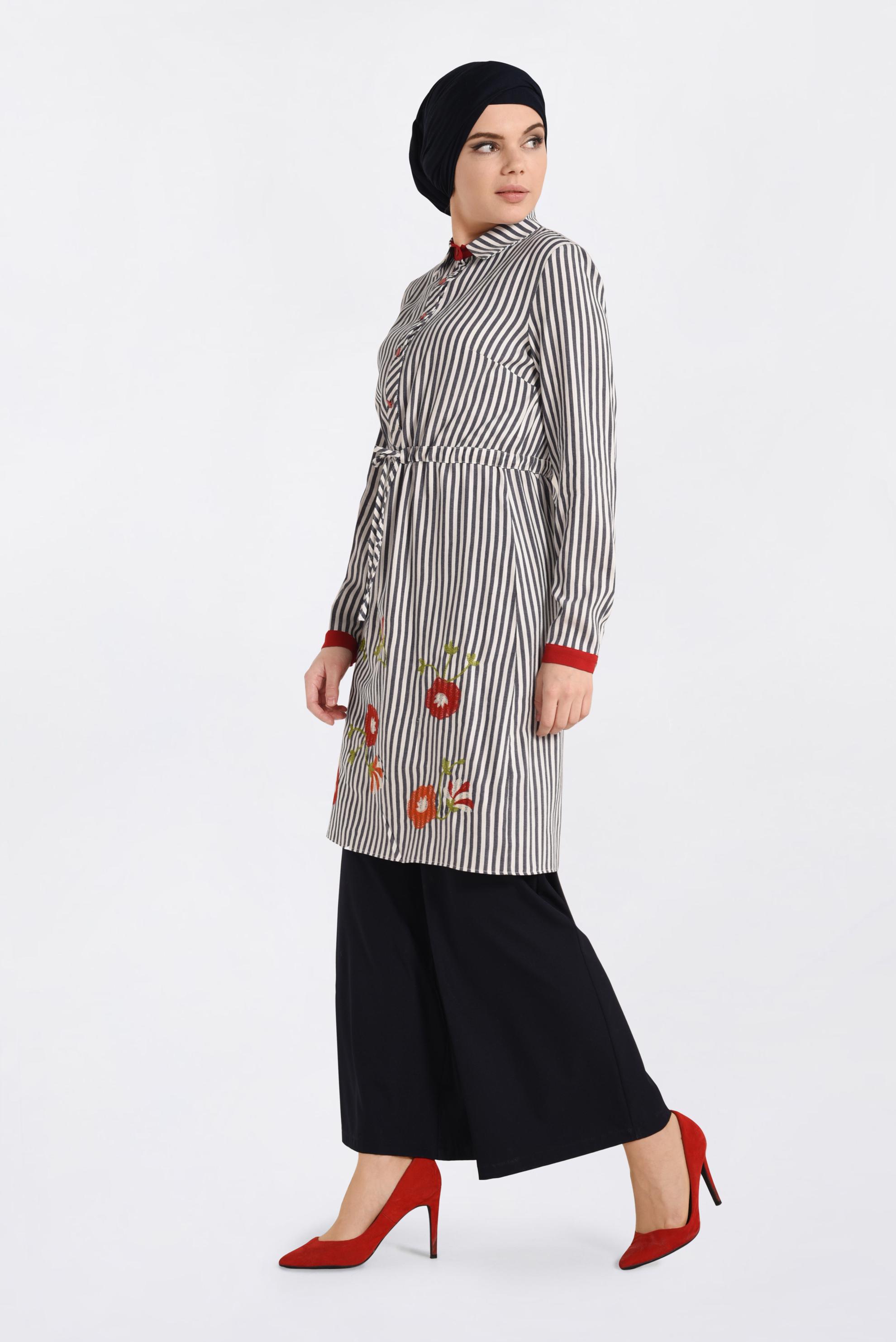 Tesettür giyim LACİVERT BELİ BÜZGÜLÜ ÇİZGİ DESENLİ TUNİK 4119 