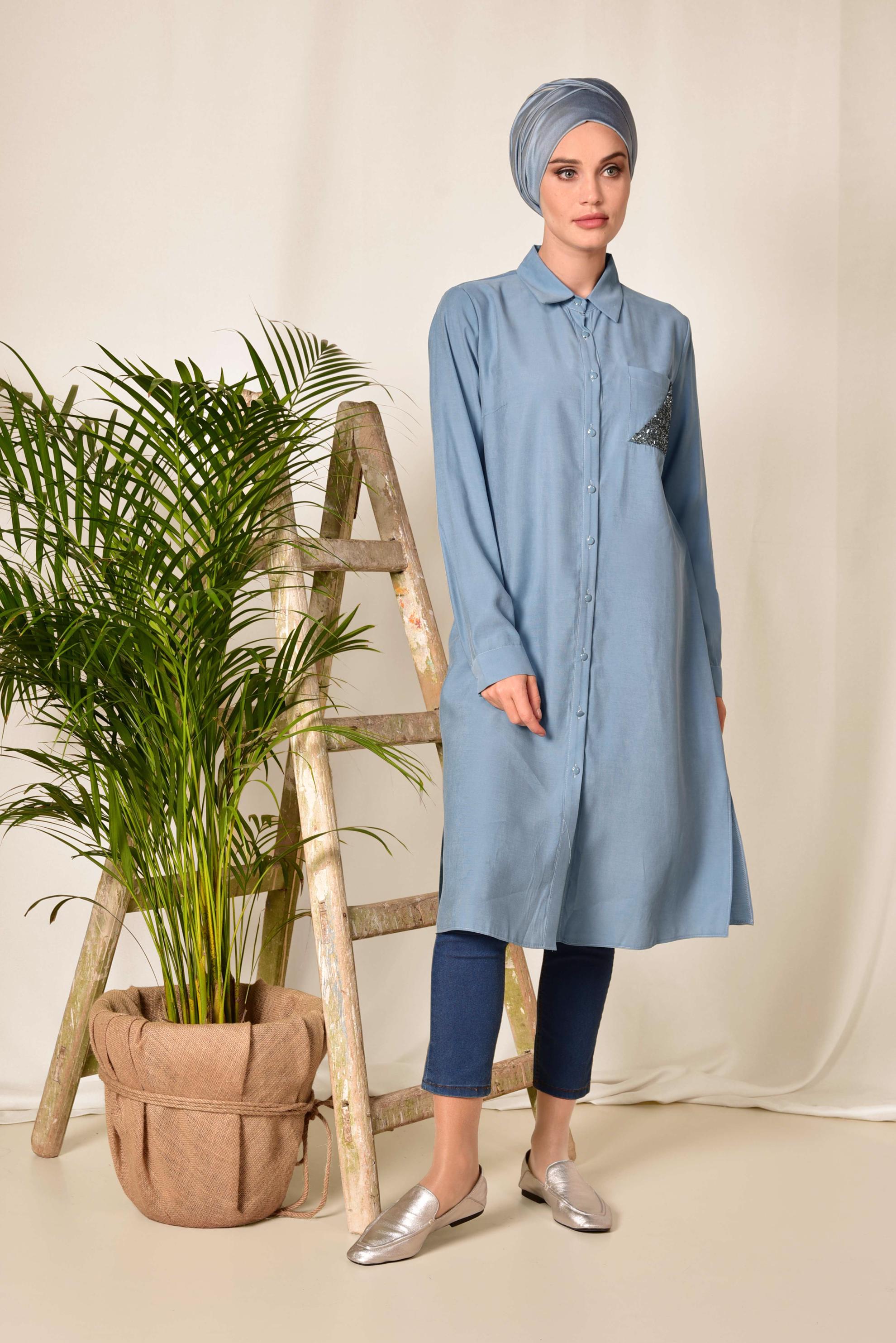 Tesettür giyim MAVİ YANLARI YIRTMAÇLI CEBİ SİMLİ UZUN TUNİK 4124