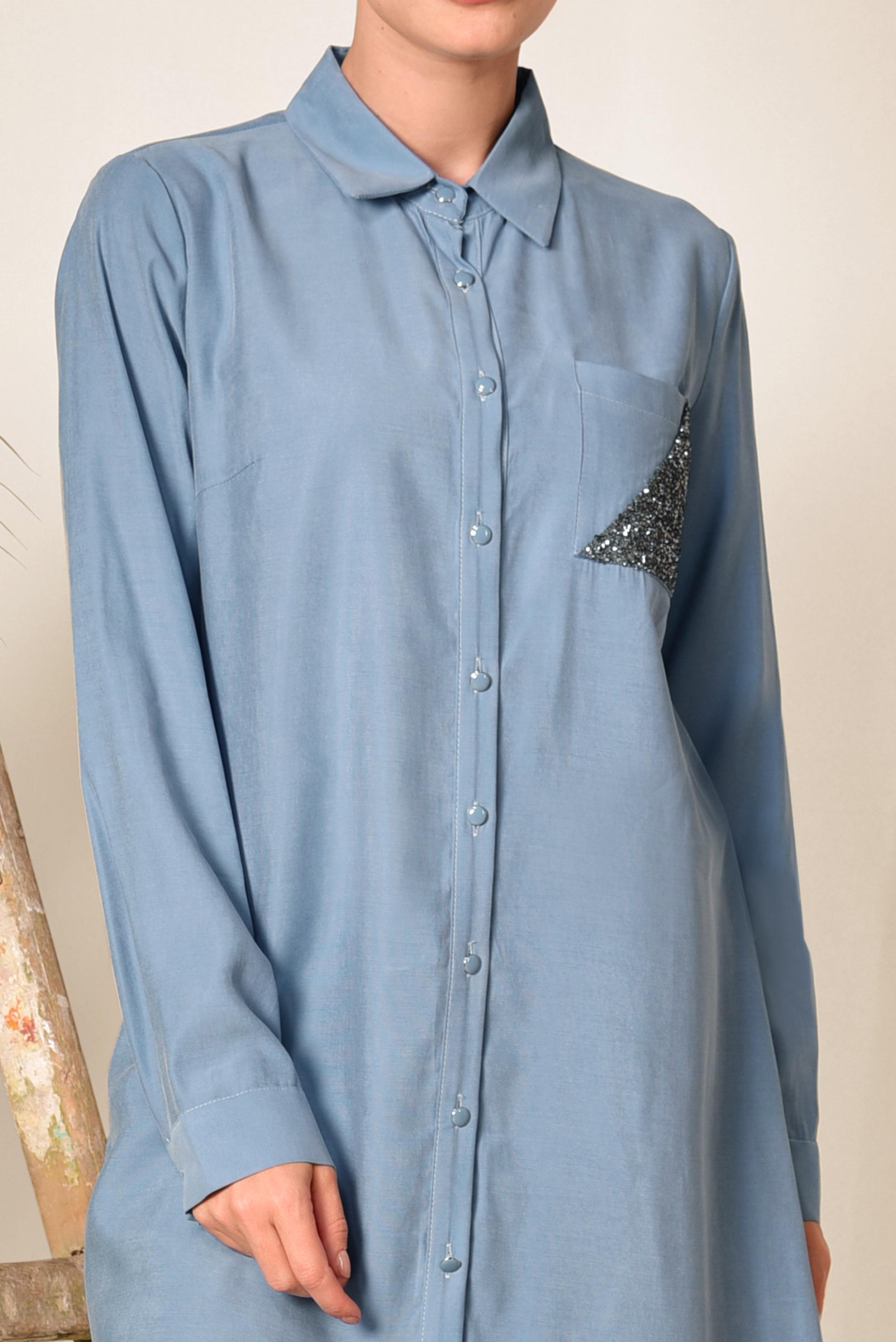 Tesettür giyim MAVİ YANLARI YIRTMAÇLI CEBİ SİMLİ UZUN TUNİK 4124