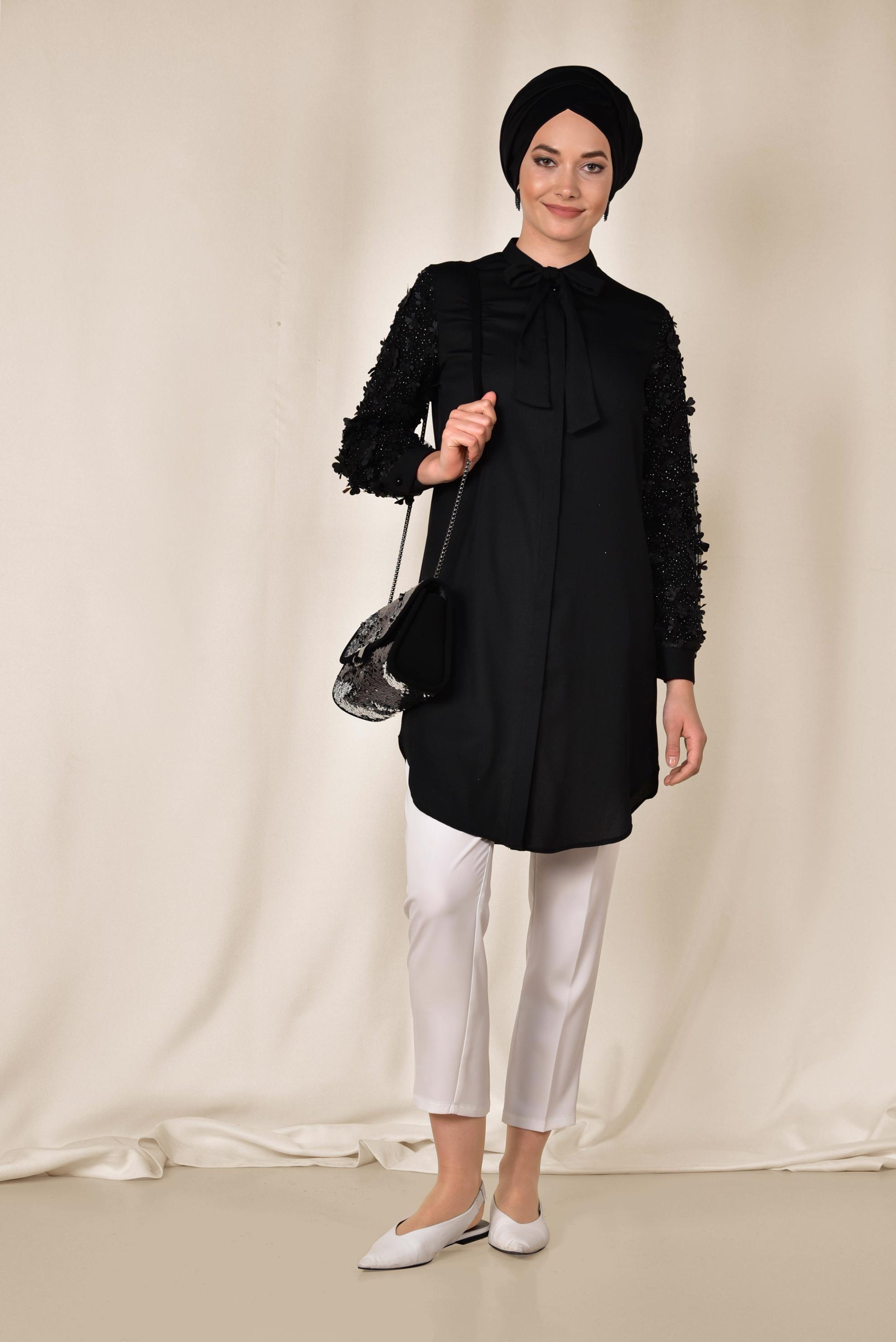 Tesettür giyim SİYAH KOLLARI ÜÇ BOYUTLU ÇİÇEK DETAYLI TUNİK 4131