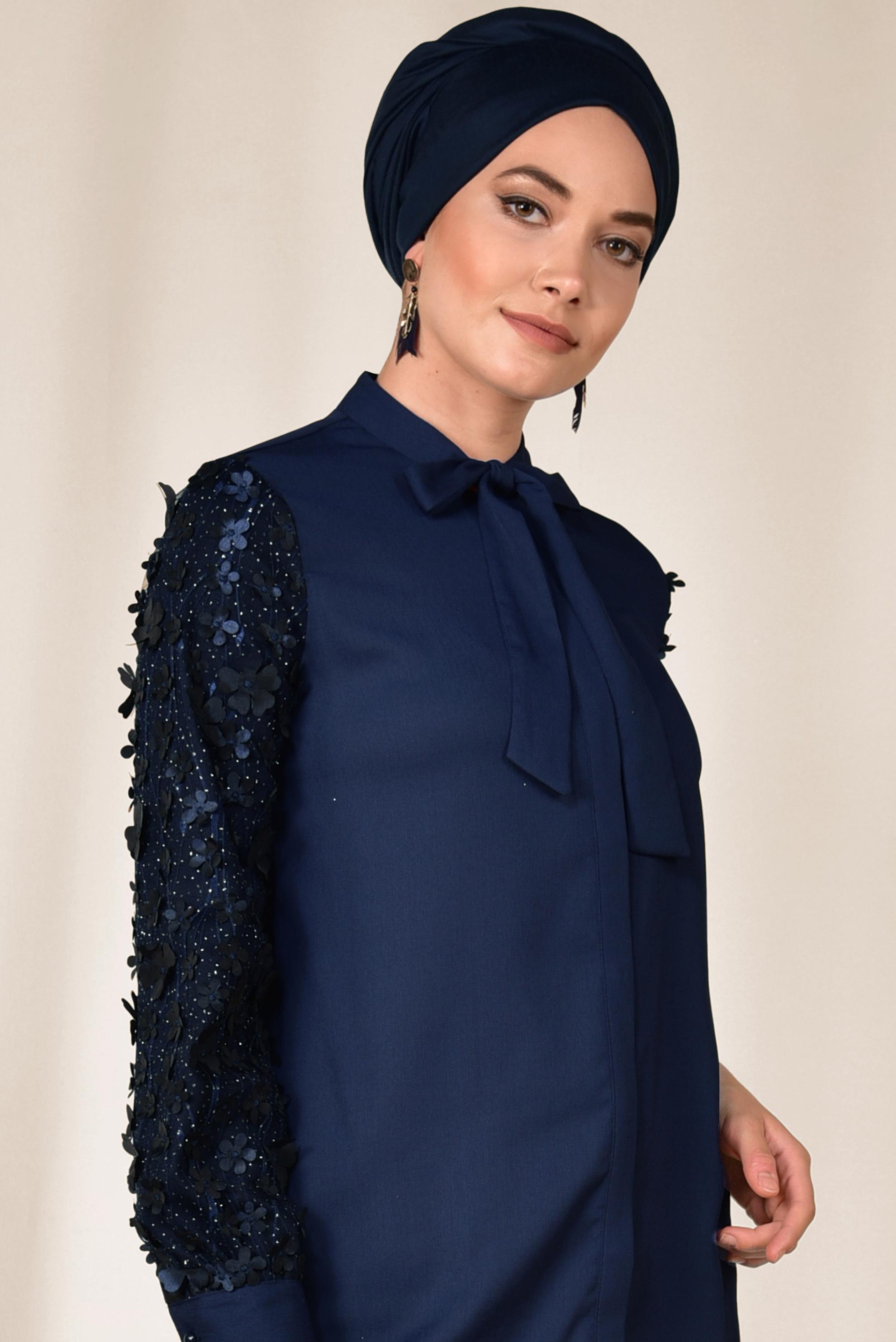 Tesettür giyim LACİVERT KOLLARI ÜÇ BOYUTLU ÇİÇEK DETAYLI TUNİK 4131