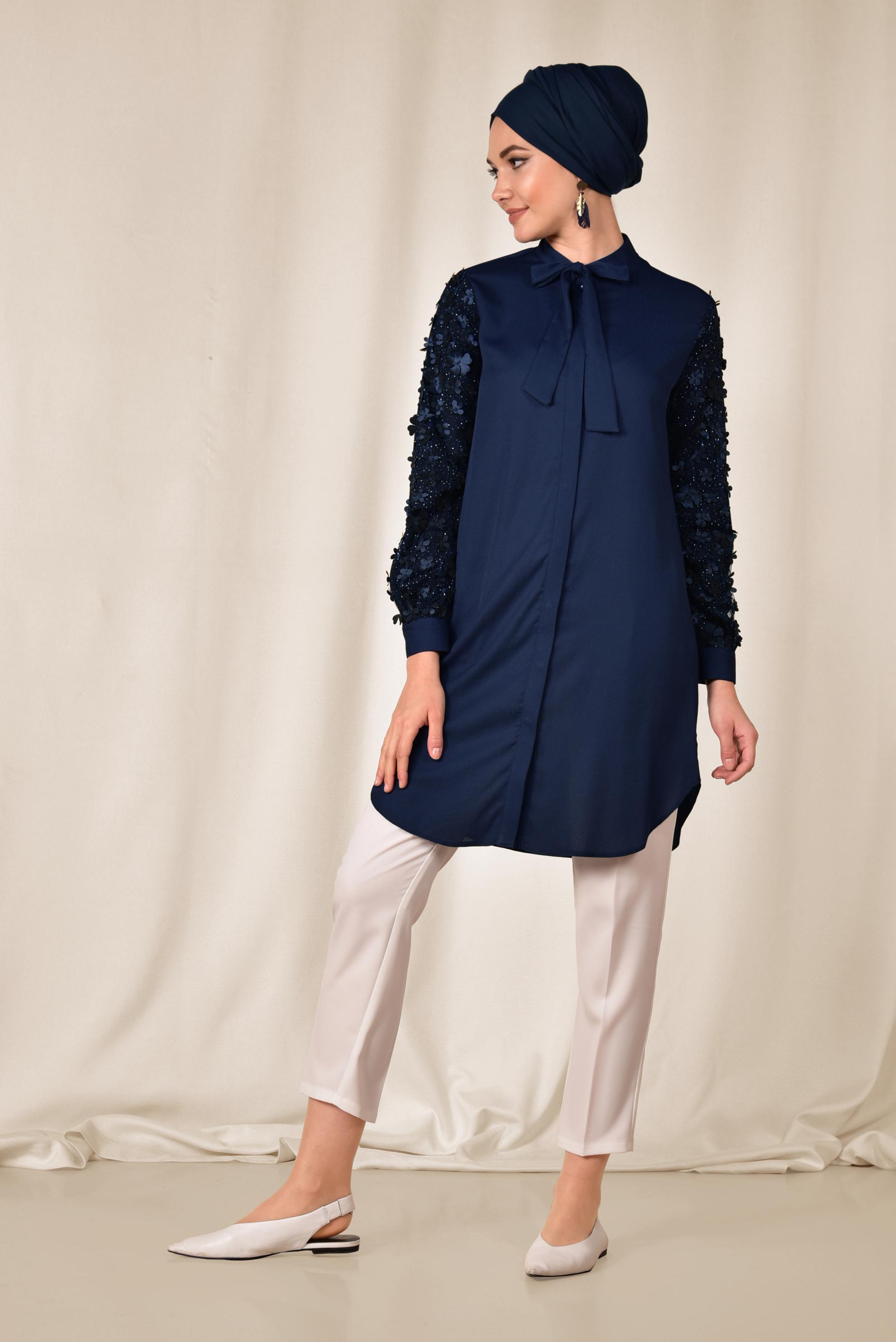 Tesettür giyim LACİVERT KOLLARI ÜÇ BOYUTLU ÇİÇEK DETAYLI TUNİK 4131