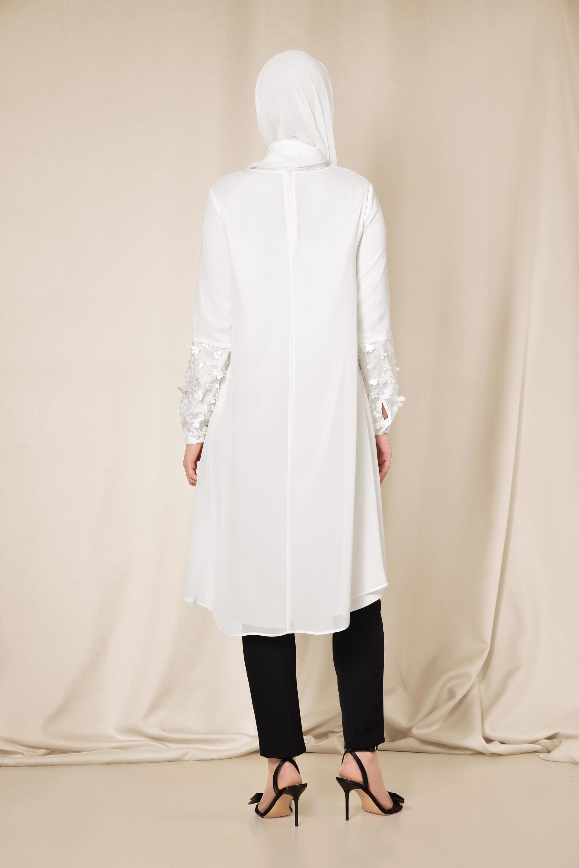 Tesettür giyim BEYAZ 3 BOYUTLU ÇİÇEK DETAYLI TUNİK 4132