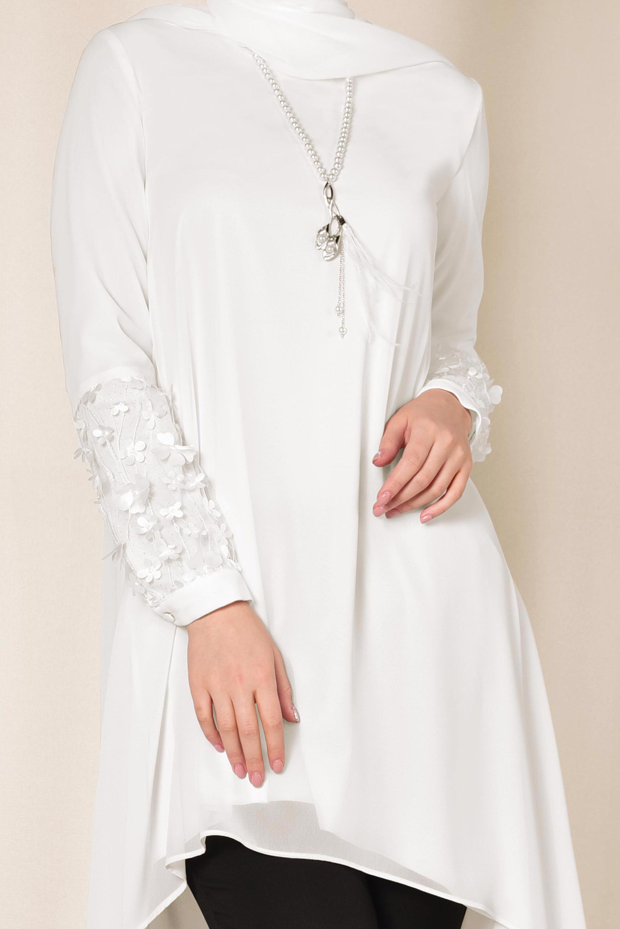 Tesettür giyim BEYAZ 3 BOYUTLU ÇİÇEK DETAYLI TUNİK 4132