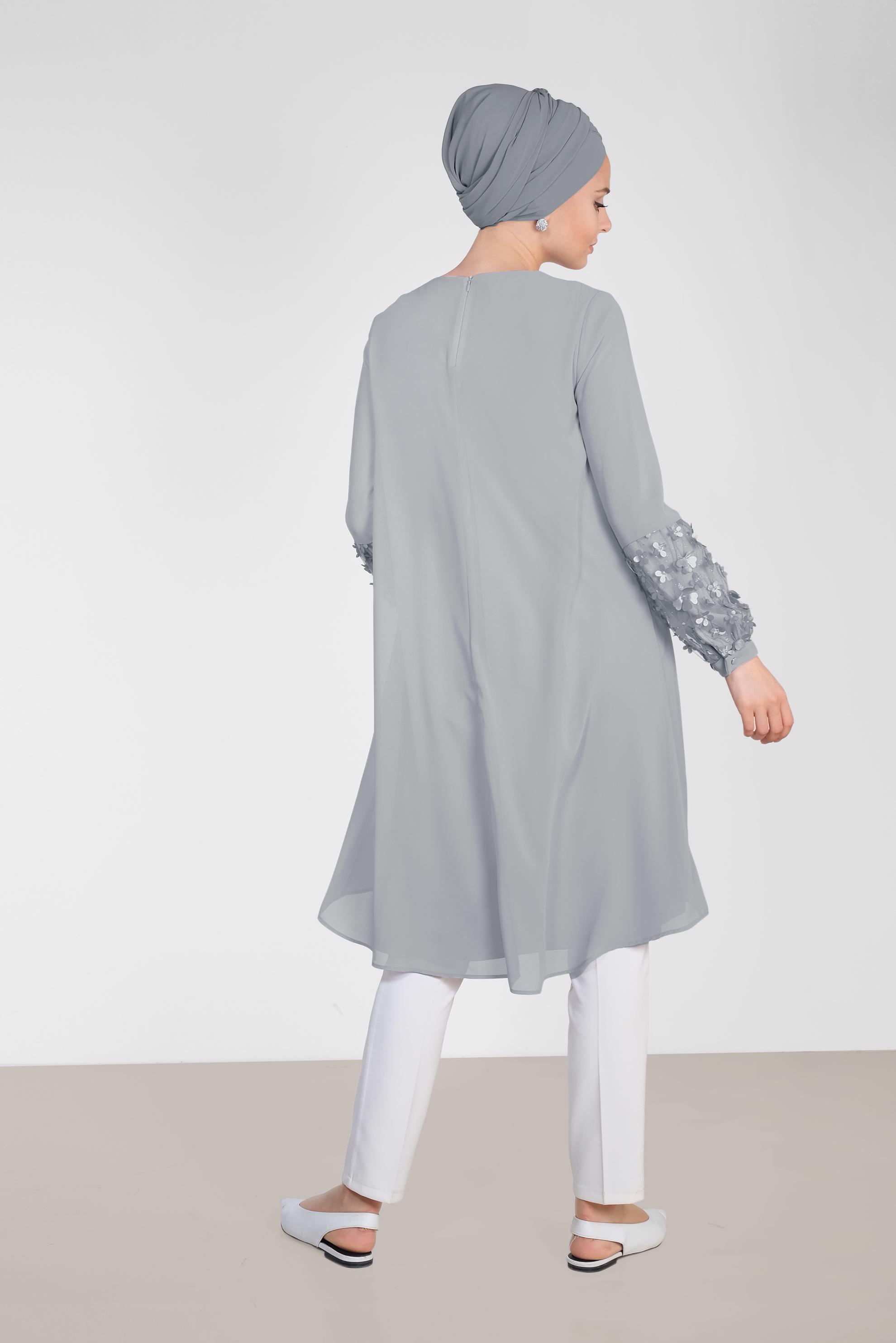 Tesettür giyim GRİ 3 BOYUTLU ÇİÇEK DETAYLI TUNİK 4132