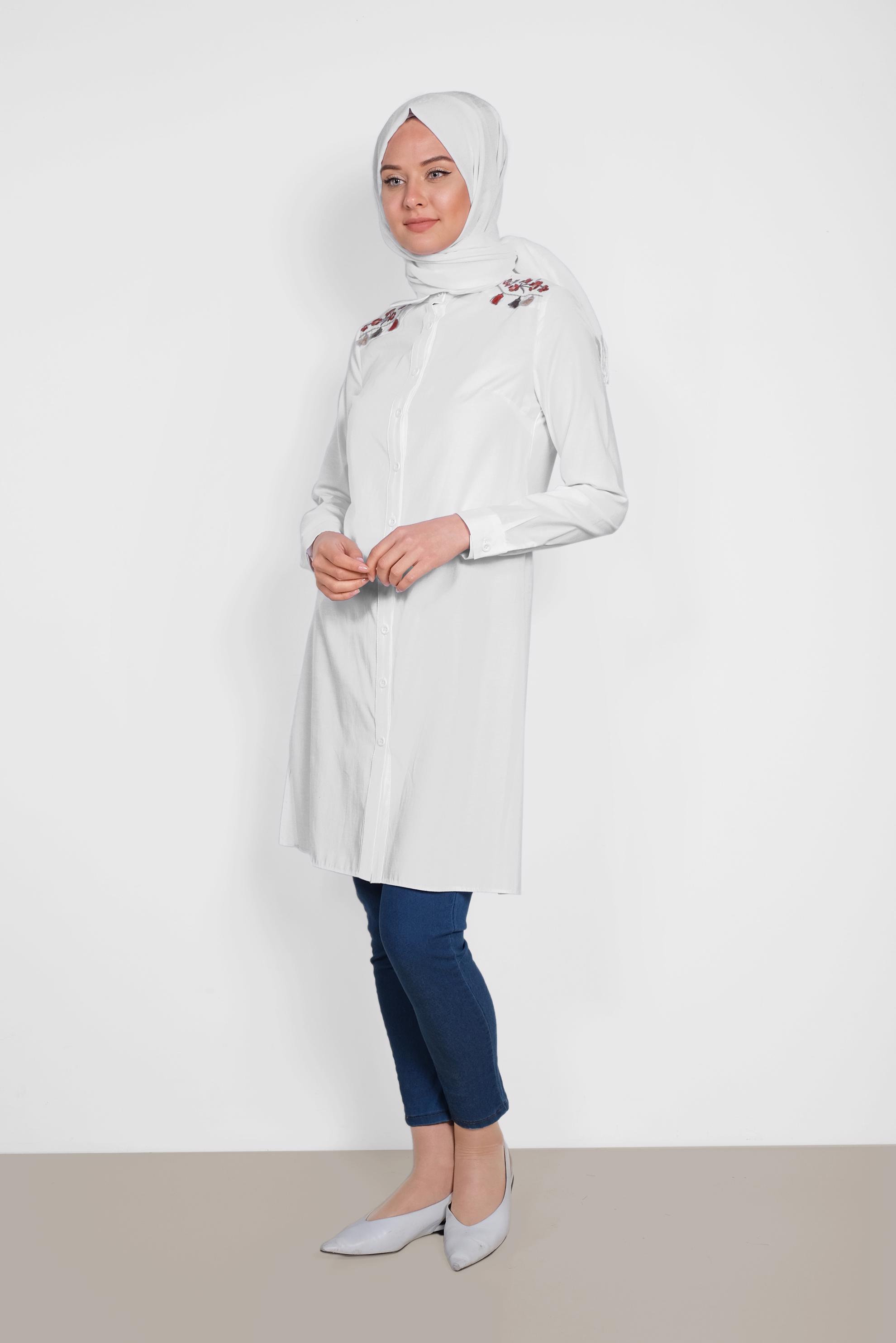 Tesettür giyim BEYAZ OMUZLARI NAKIŞLI TUNİK 4142