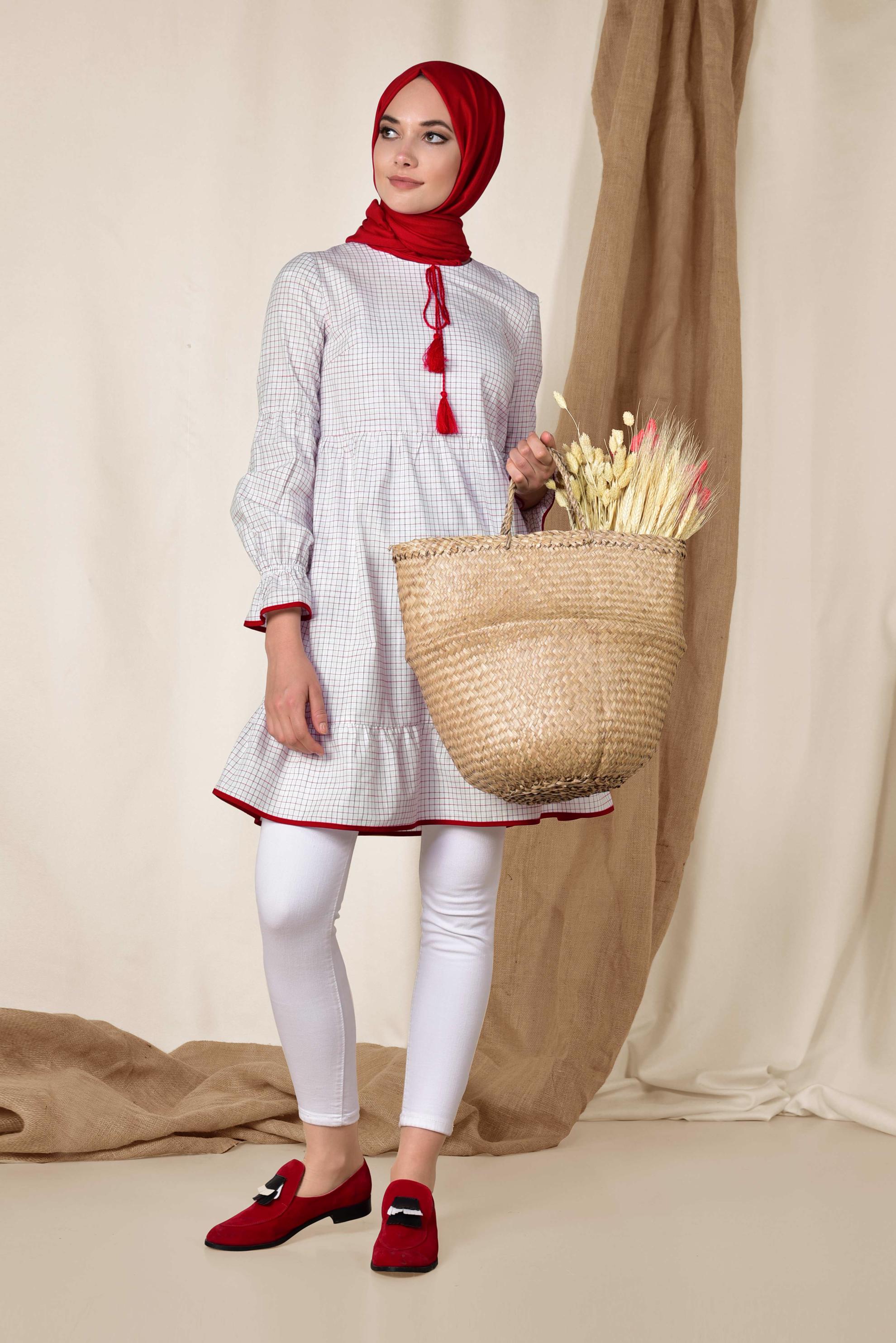 Tesettür giyim BEYAZ KARE DESENLİ PÜSKÜL DETAYLI TUNİK 4160