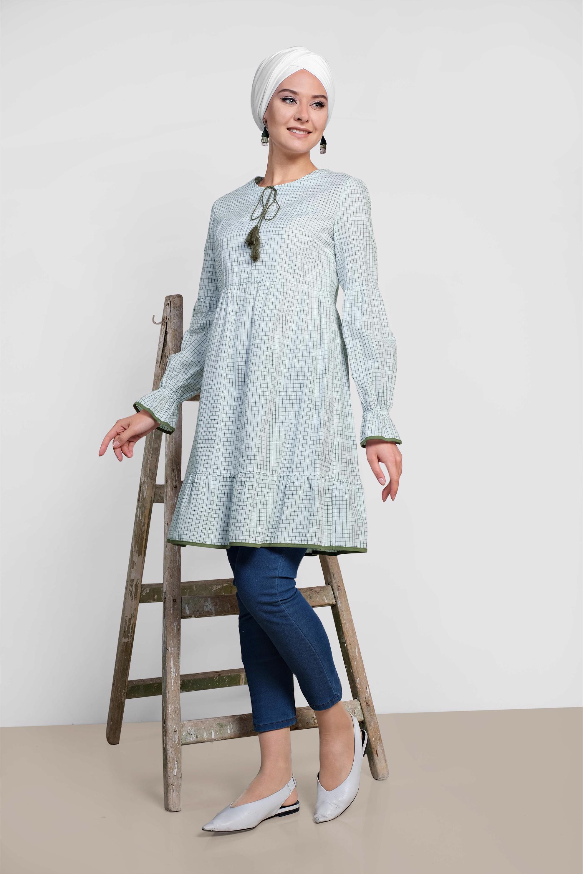 Tesettür giyim BEYAZ KARE DESENLİ PÜSKÜL DETAYLI TUNİK 4160