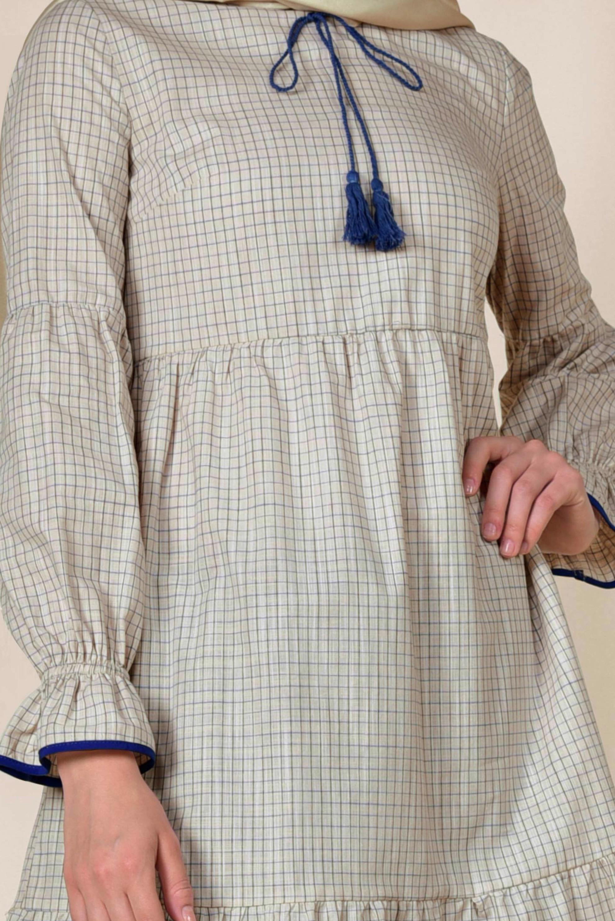 Tesettür giyim BEJ KARE DESENLİ PÜSKÜL DETAYLI TUNİK 4160