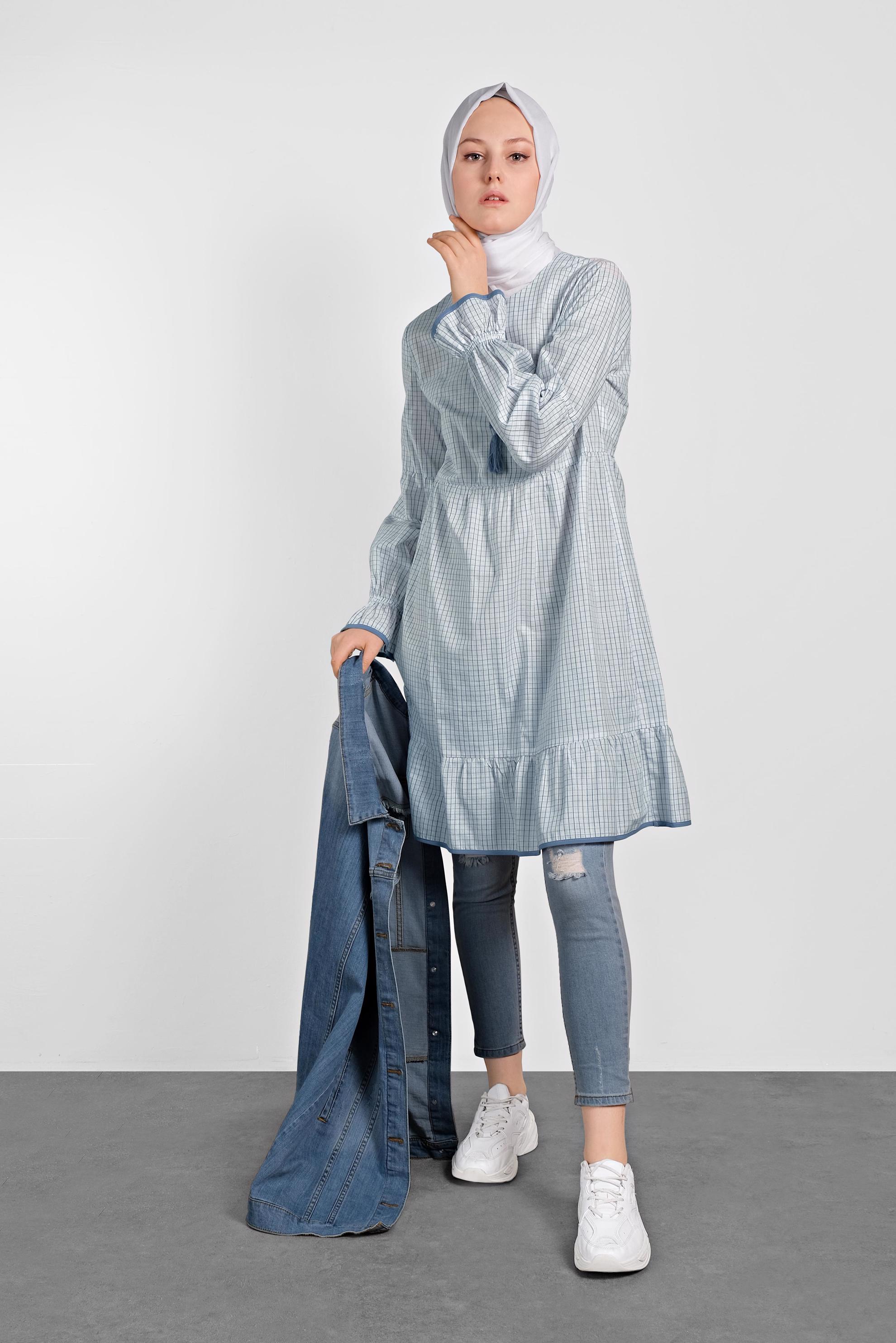 Tesettür giyim BEYAZ KARE DESENLİ PÜSKÜL DETAYLI TUNİK 4160