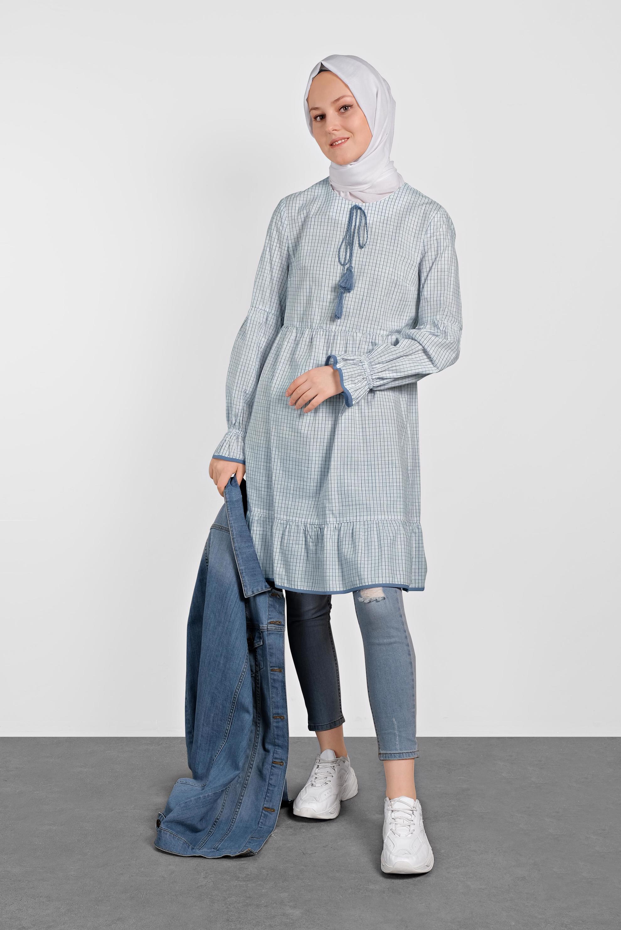 Tesettür giyim BEYAZ KARE DESENLİ PÜSKÜL DETAYLI TUNİK 4160