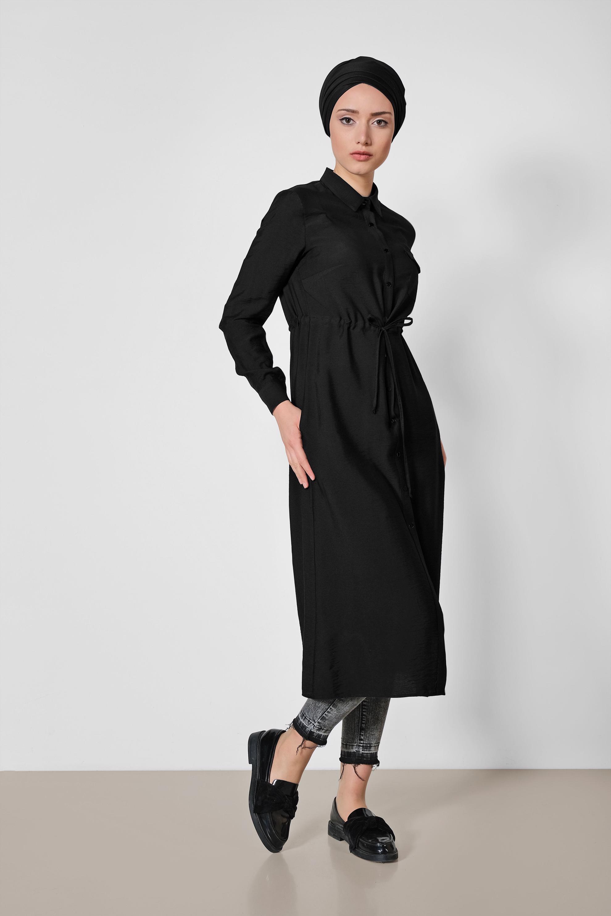 Tesettür giyim SİYAH BELİ BÜZGÜLÜ ÖNDEN DÜĞMELİ TUNİK 4165