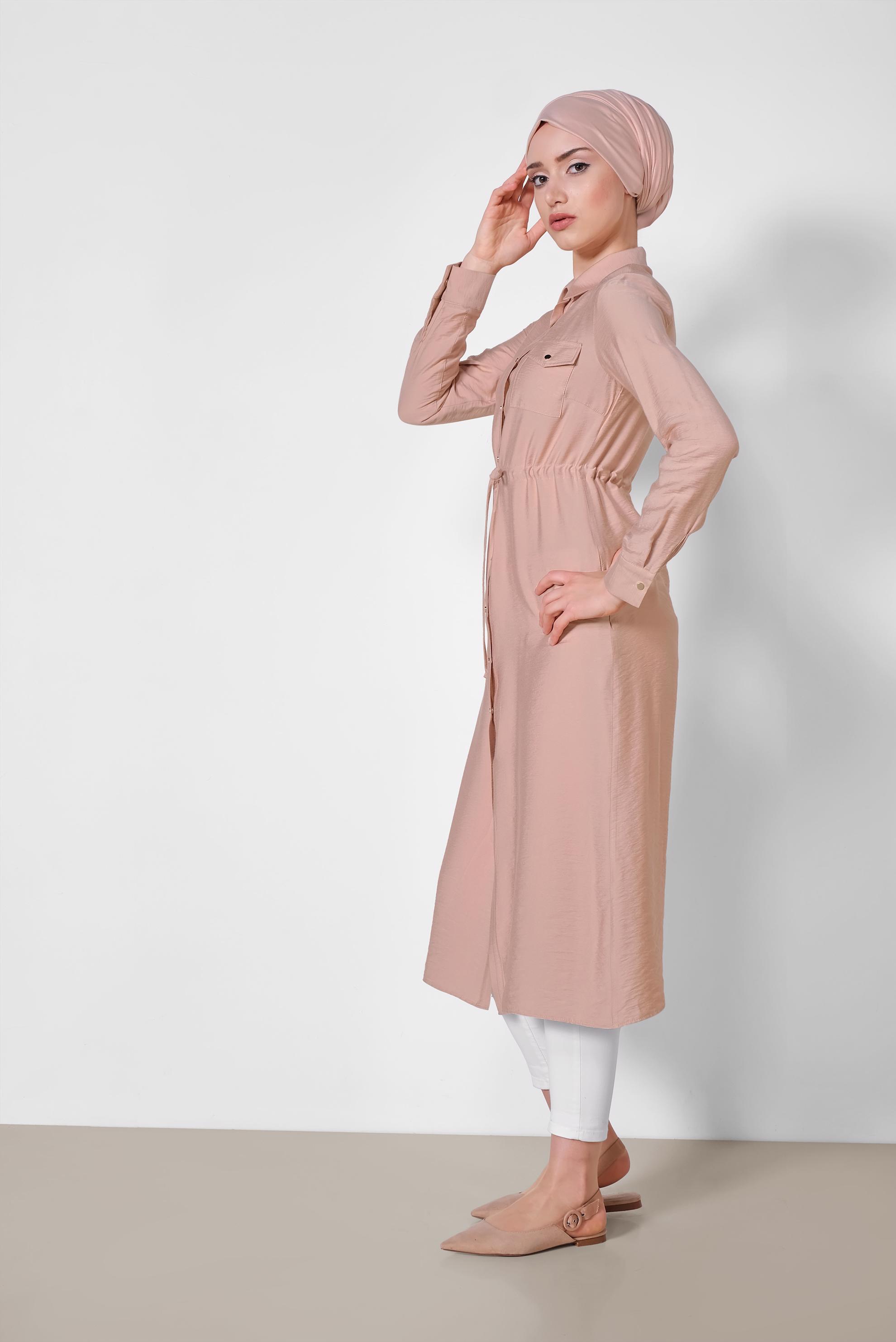 Tesettür giyim PUDRA BELİ BÜZGÜLÜ ÖNDEN DÜĞMELİ TUNİK 4165