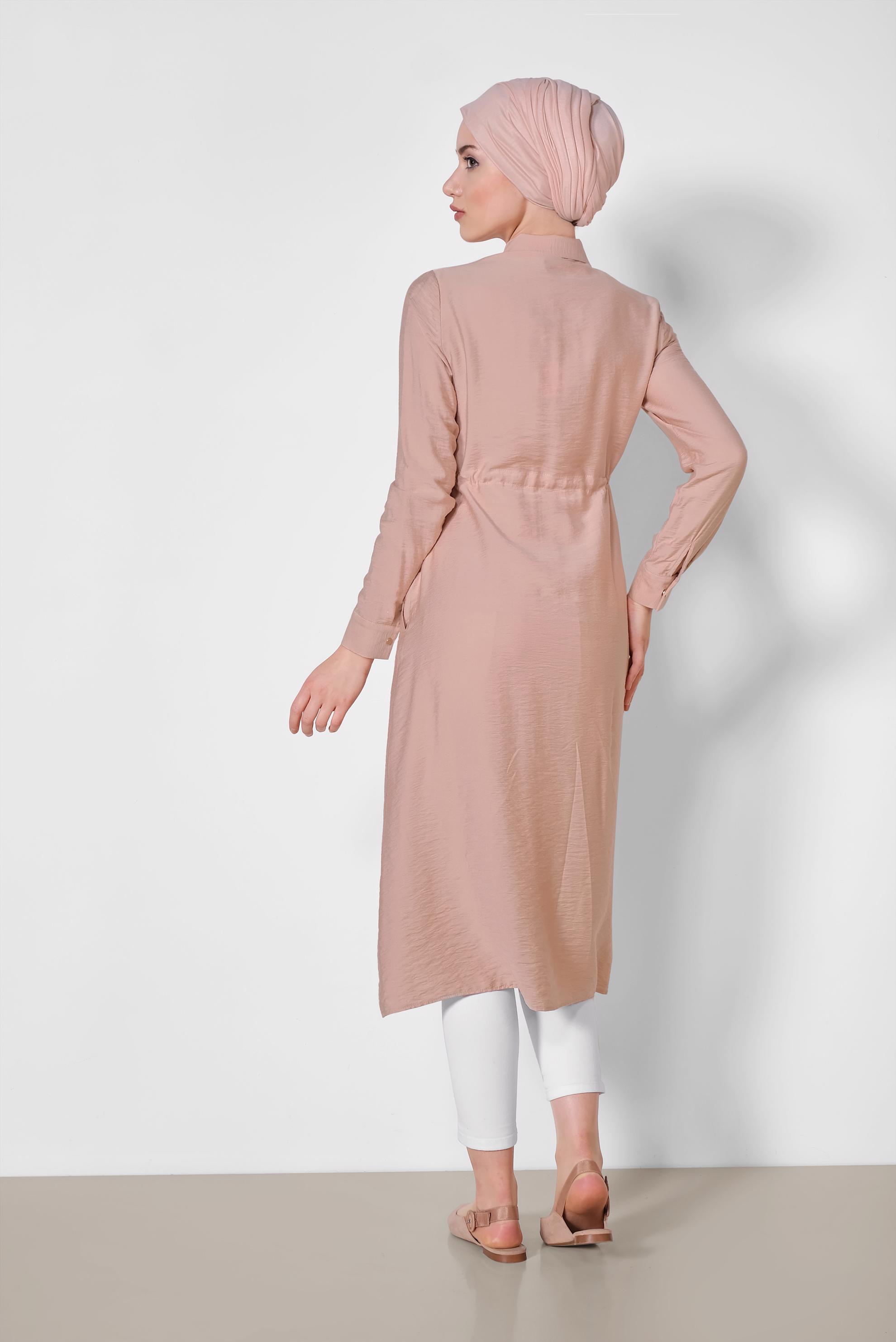 Tesettür giyim PUDRA BELİ BÜZGÜLÜ ÖNDEN DÜĞMELİ TUNİK 4165
