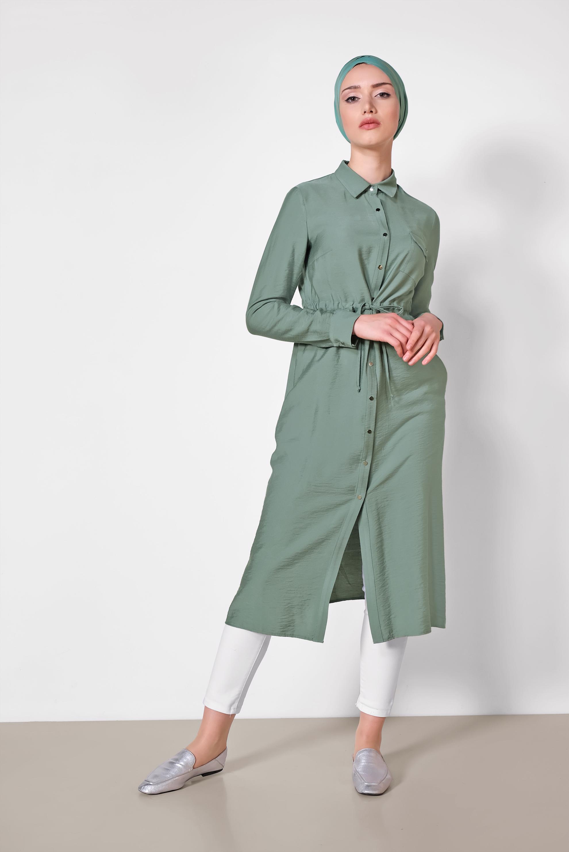 Tesettür giyim YEŞİL BELİ BÜZGÜLÜ ÖNDEN DÜĞMELİ TUNİK 4165