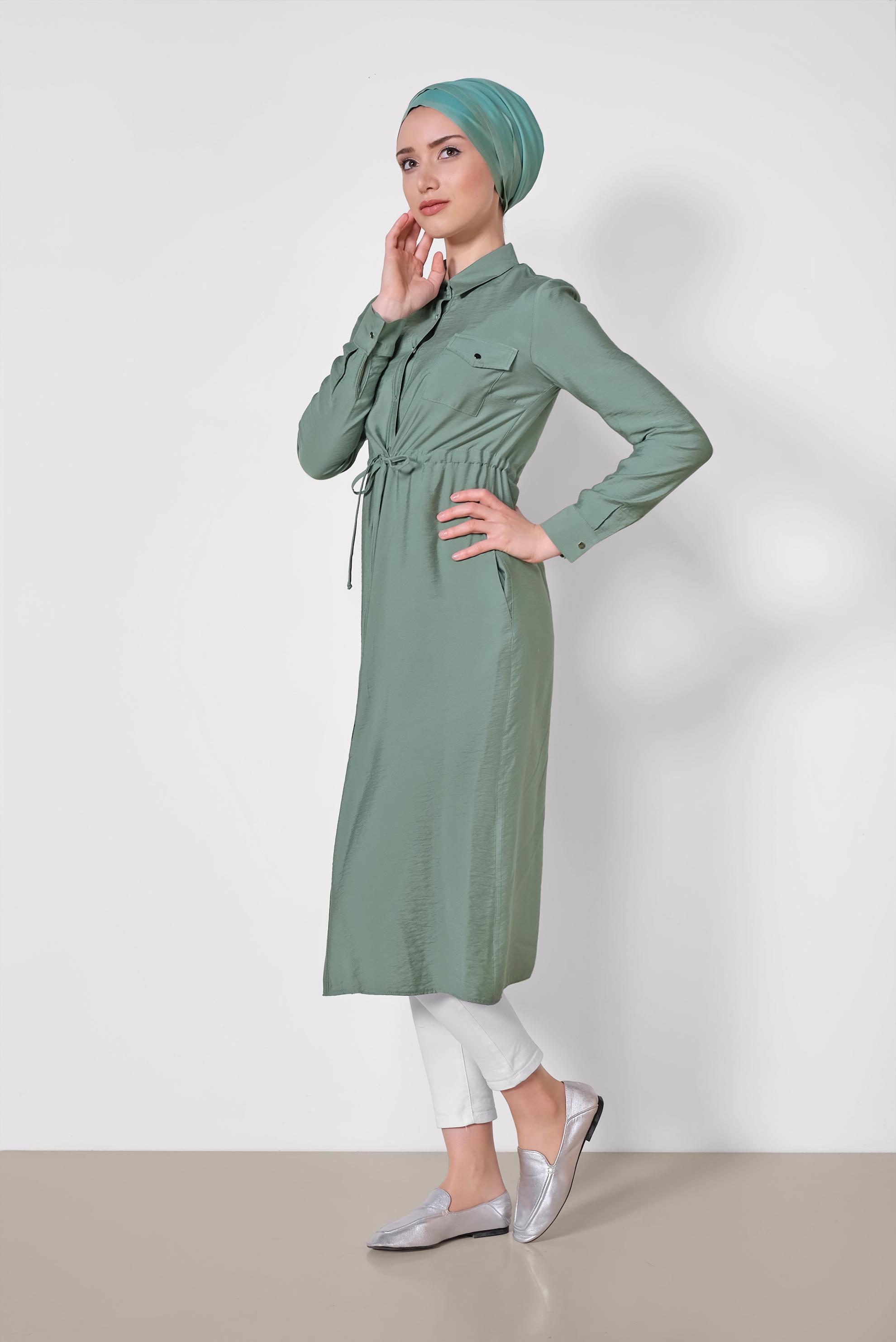 Tesettür giyim YEŞİL BELİ BÜZGÜLÜ ÖNDEN DÜĞMELİ TUNİK 4165