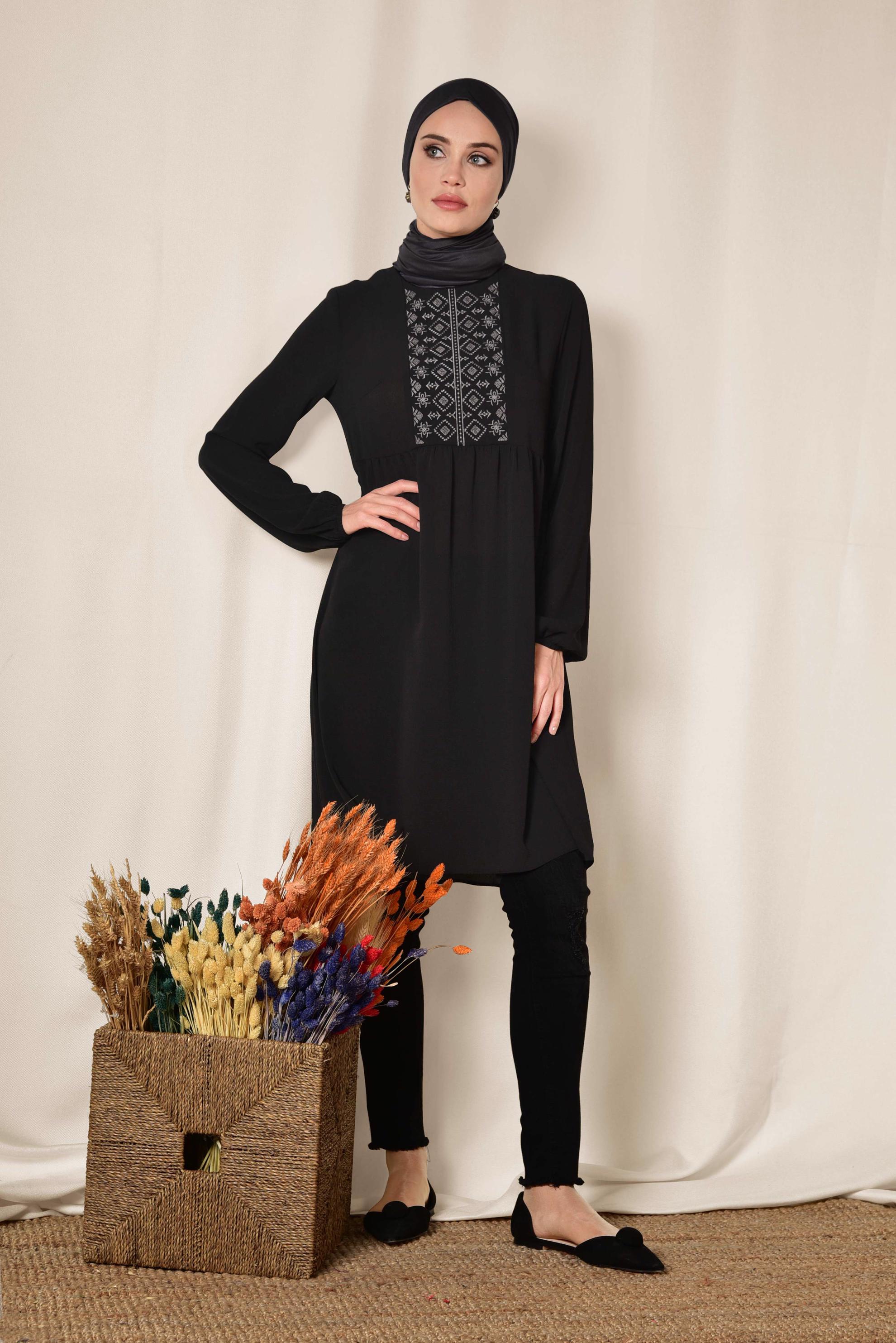 Tesettür giyim SİYAH ETNİK DESENLİ BALON KOL TUNİK 4174