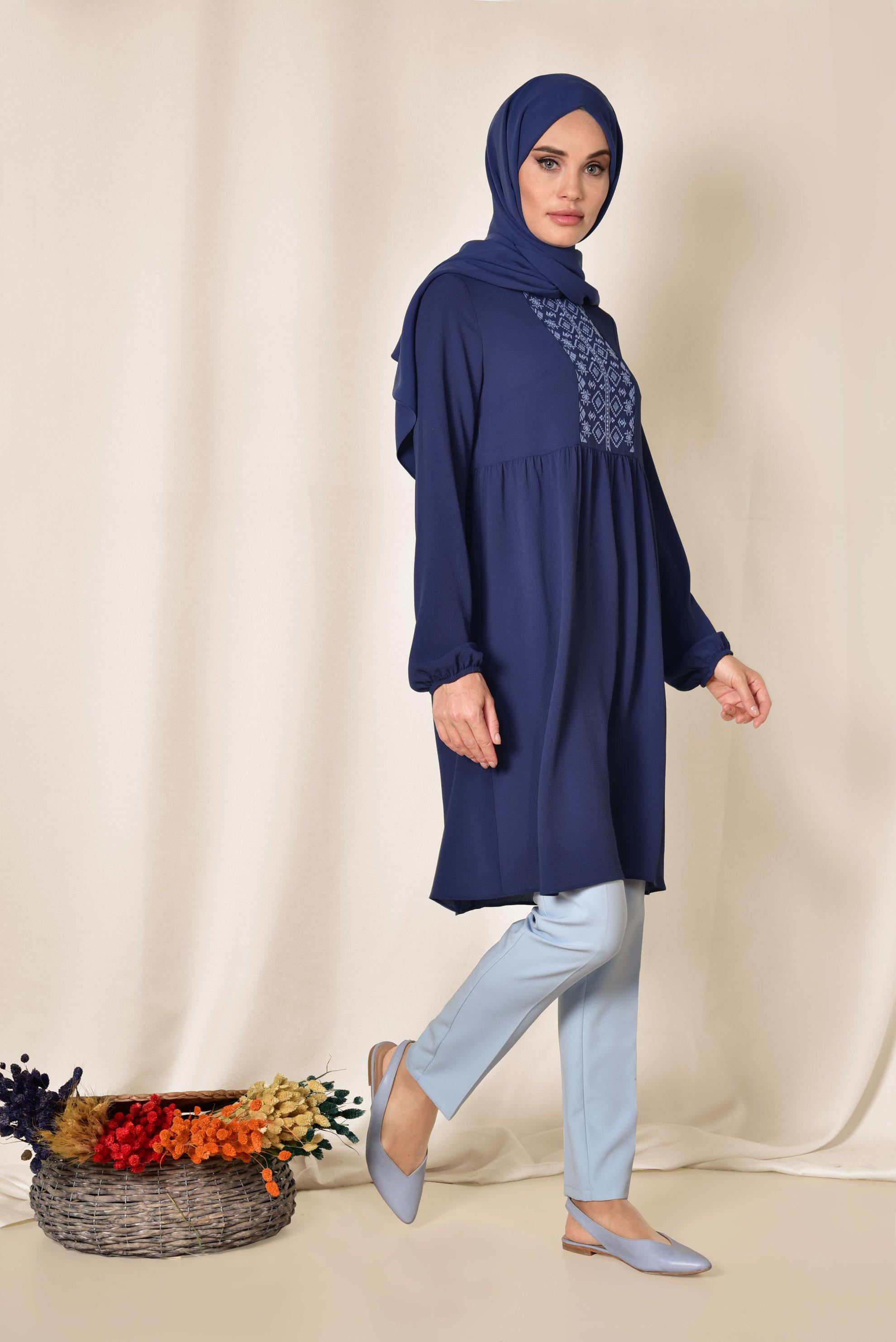 Tesettür giyim LACİVERT ETNİK DESENLİ BALON KOL TUNİK 4174