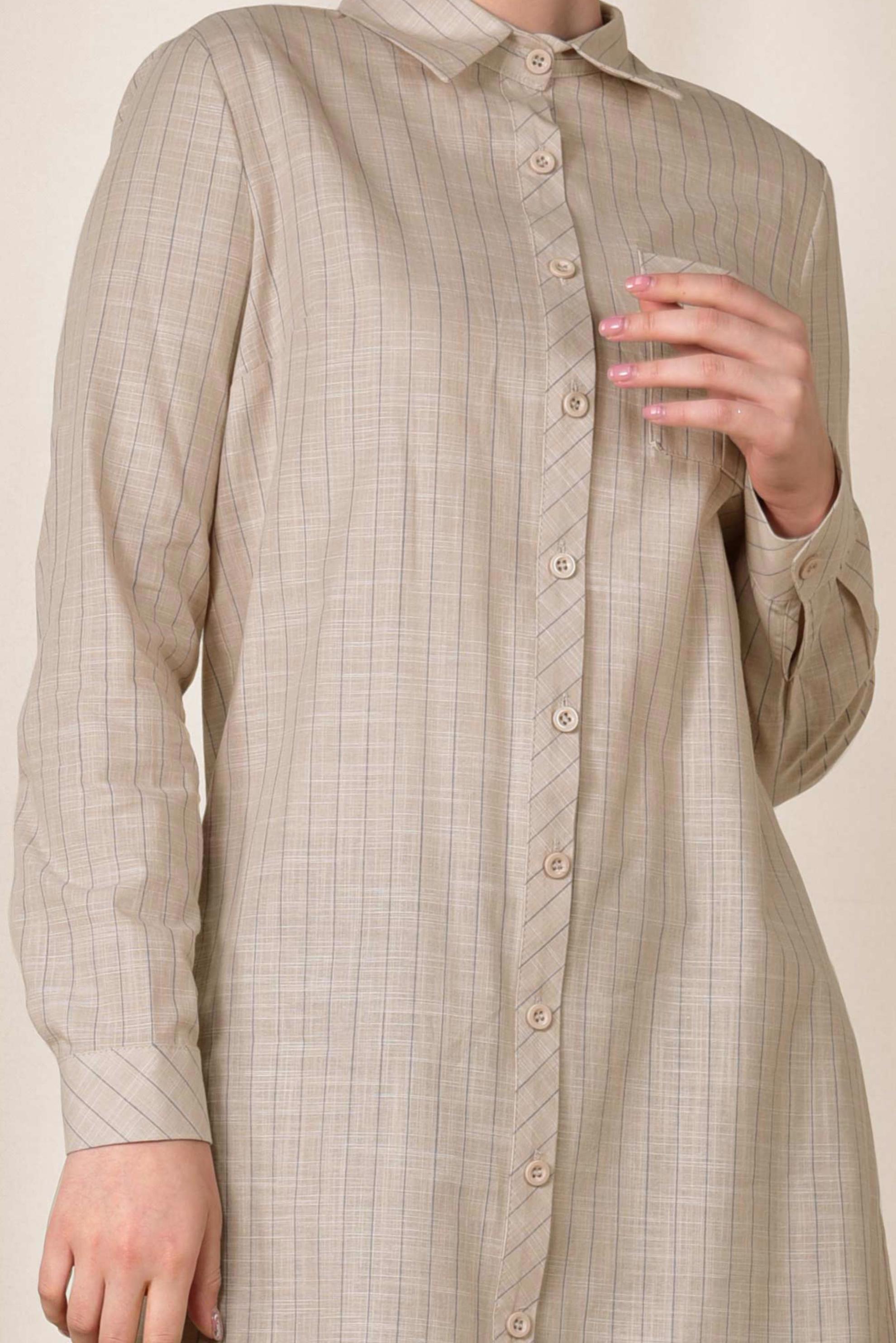 Tesettür giyim BEJ ÇİZGİ DESENLİ ÖNDEN DÜĞMELİ TUNİK 4176