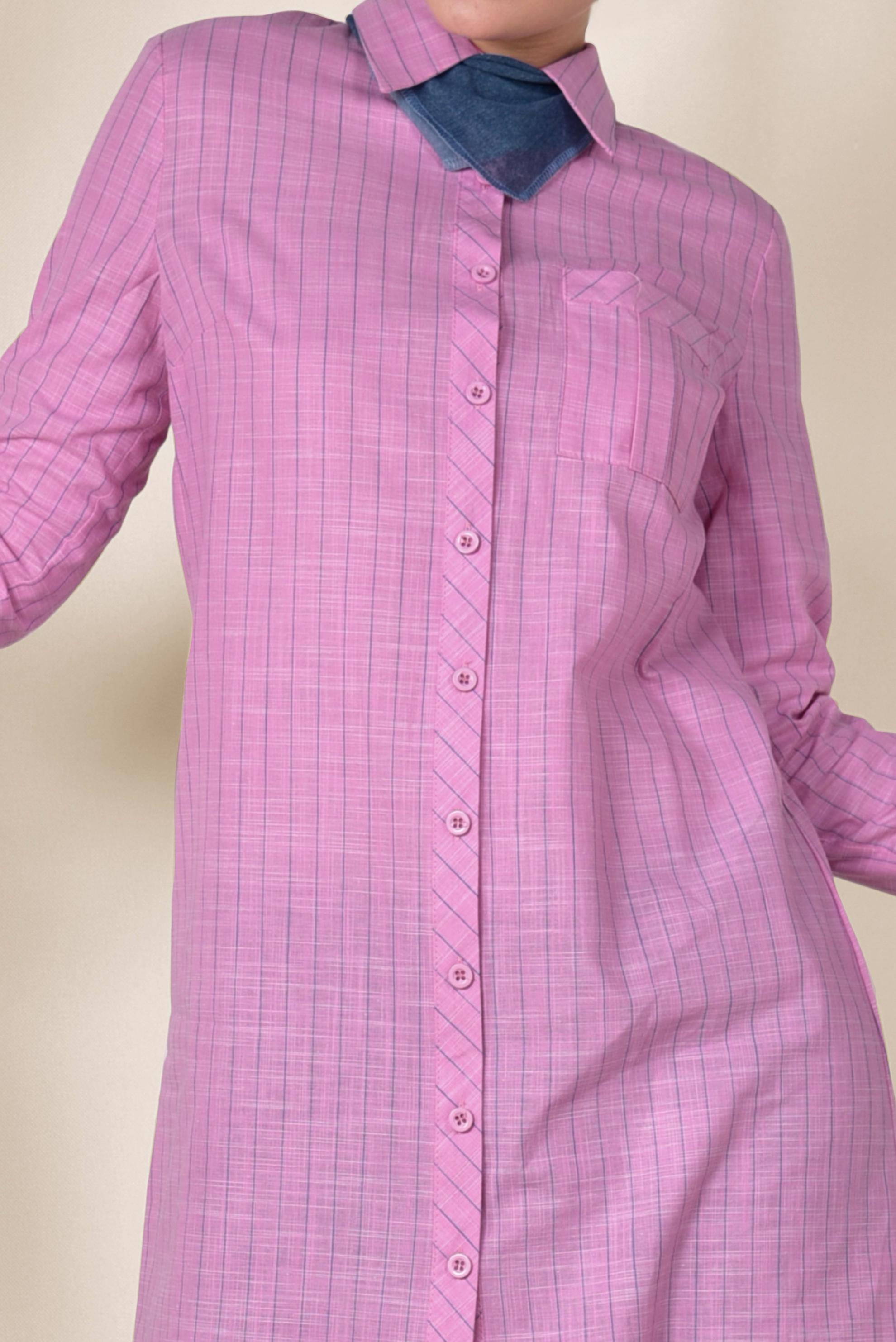 Tesettür giyim PEMBE ÇİZGİ DESENLİ ÖNDEN DÜĞMELİ TUNİK 4176