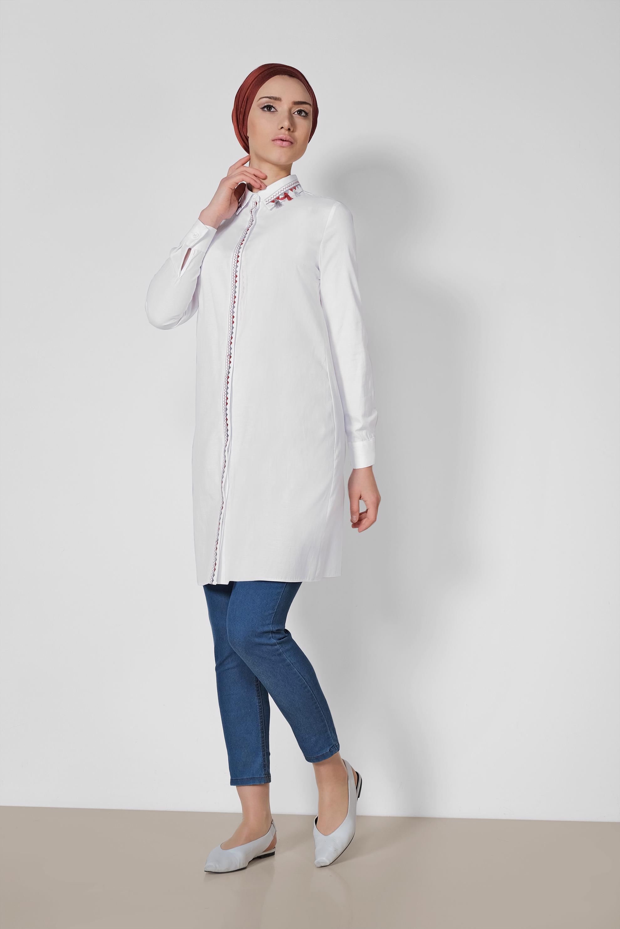 Tesettür giyim BEYAZ NAKIŞ DETAYLI TESETTÜR TUNİK 4181