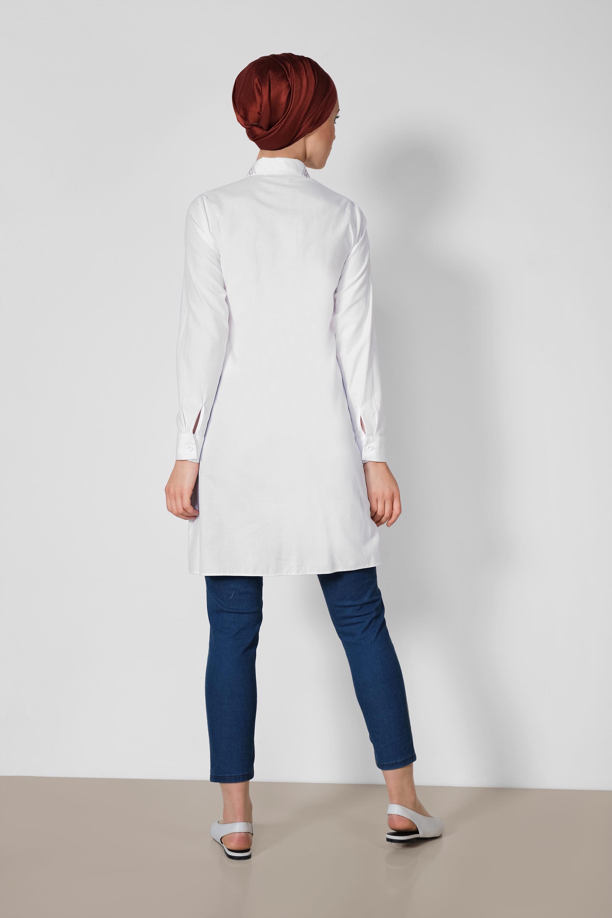 Tesettür giyim BEYAZ NAKIŞ DETAYLI TESETTÜR TUNİK 4181