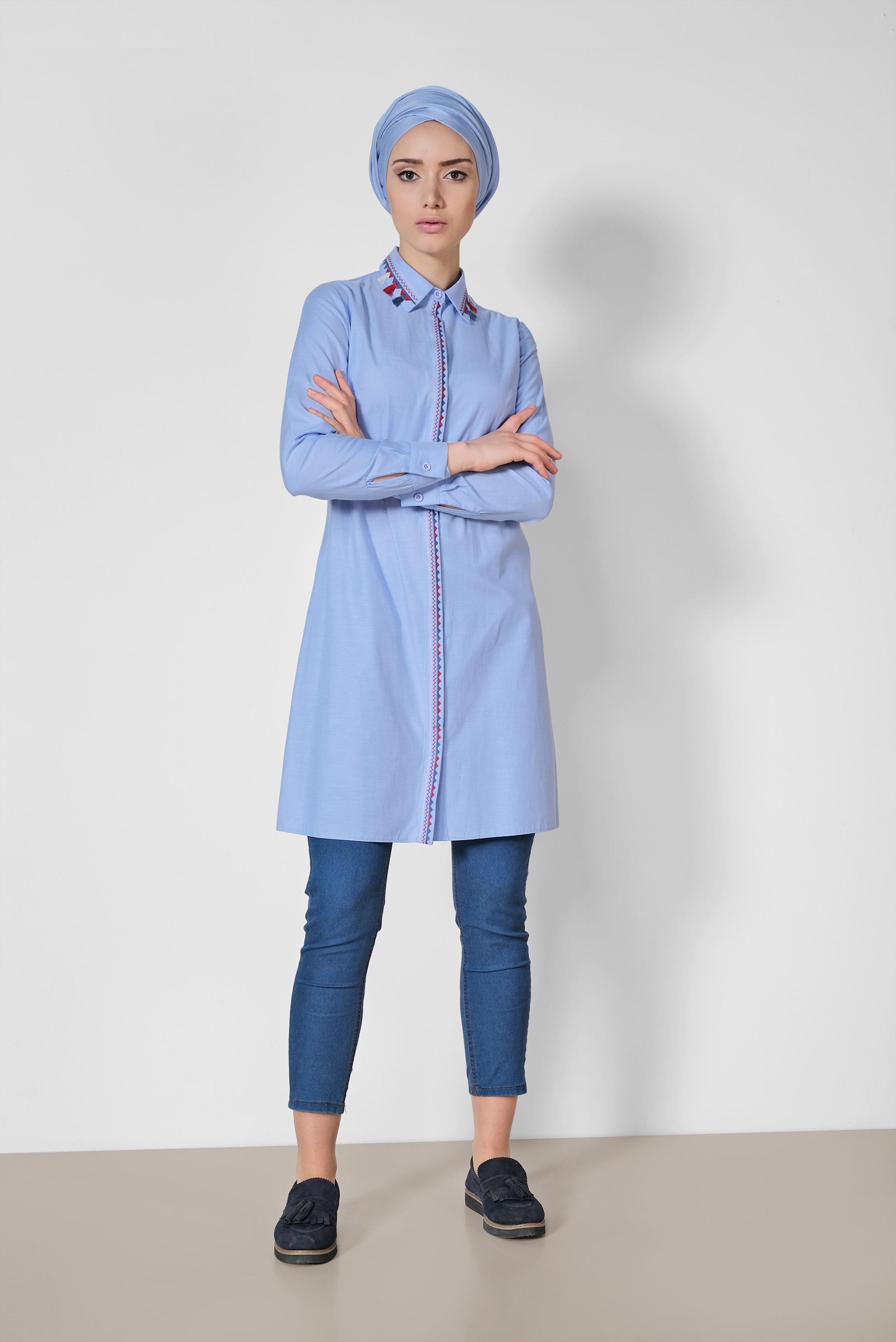 Tesettür giyim MAVİ NAKIŞ DETAYLI TESETTÜR TUNİK 4181