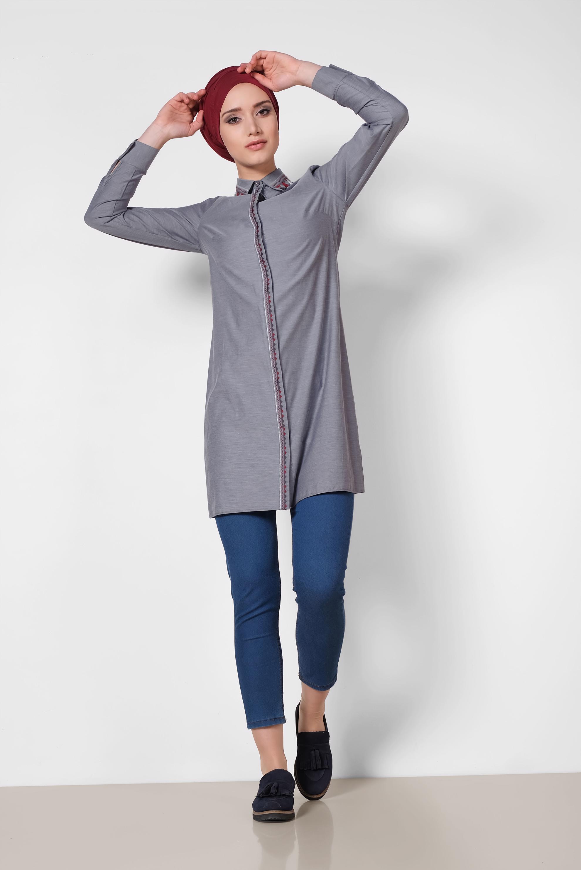 Tesettür giyim LACİVERT NAKIŞ DETAYLI TESETTÜR TUNİK 4181