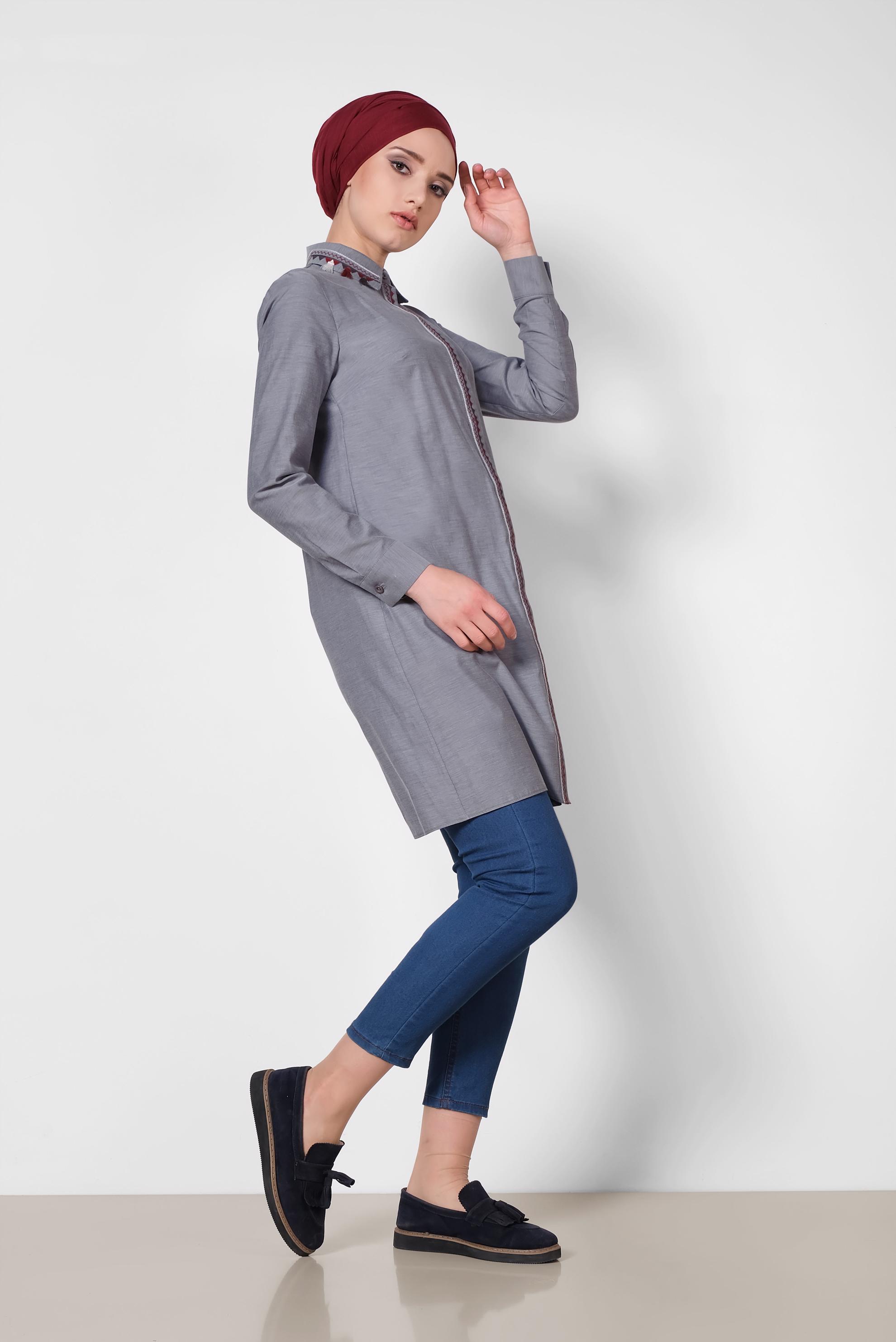 Tesettür giyim LACİVERT NAKIŞ DETAYLI TESETTÜR TUNİK 4181