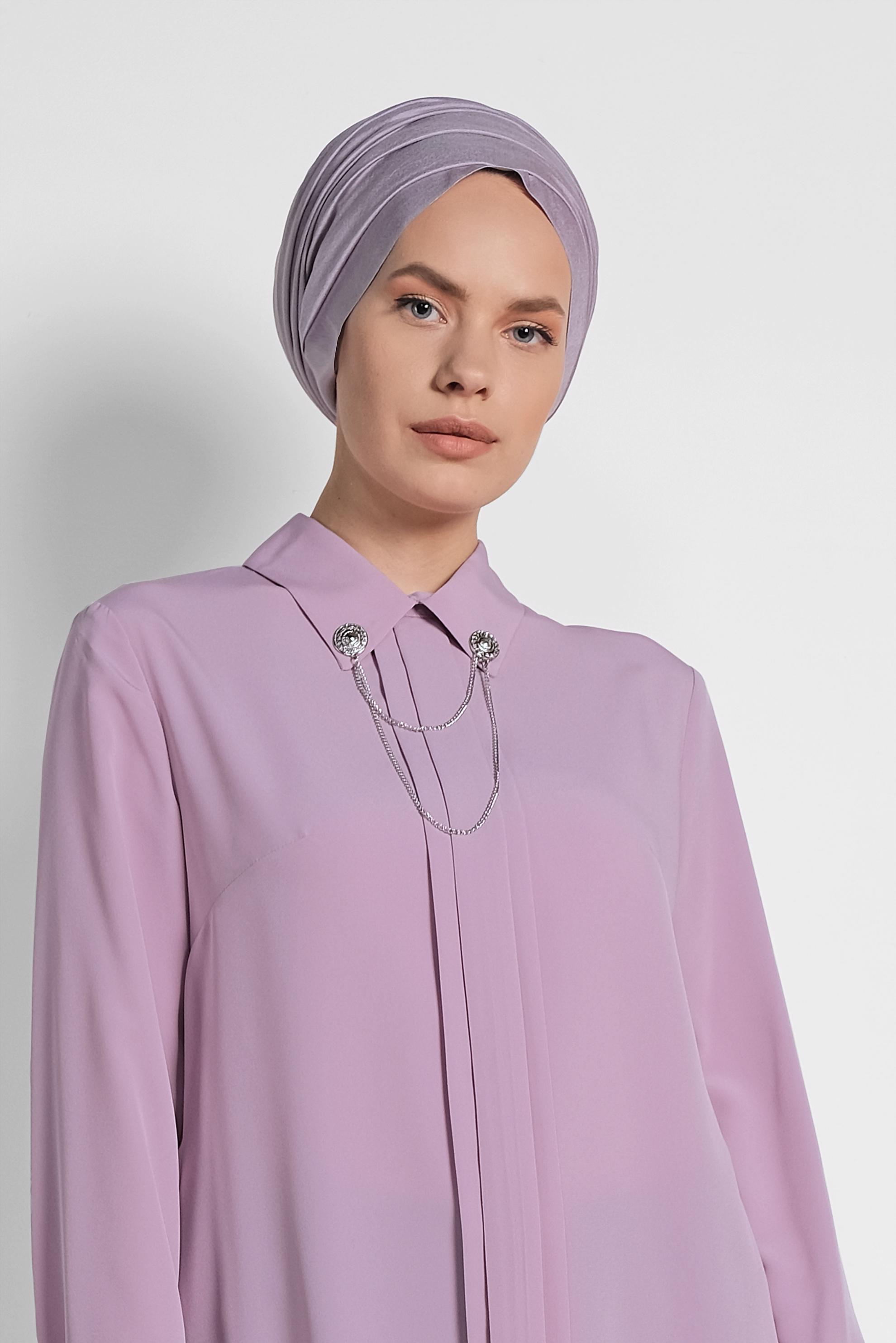 Tesettür giyim MOR YAKASI BROŞLU KLASİK TUNİK 4221