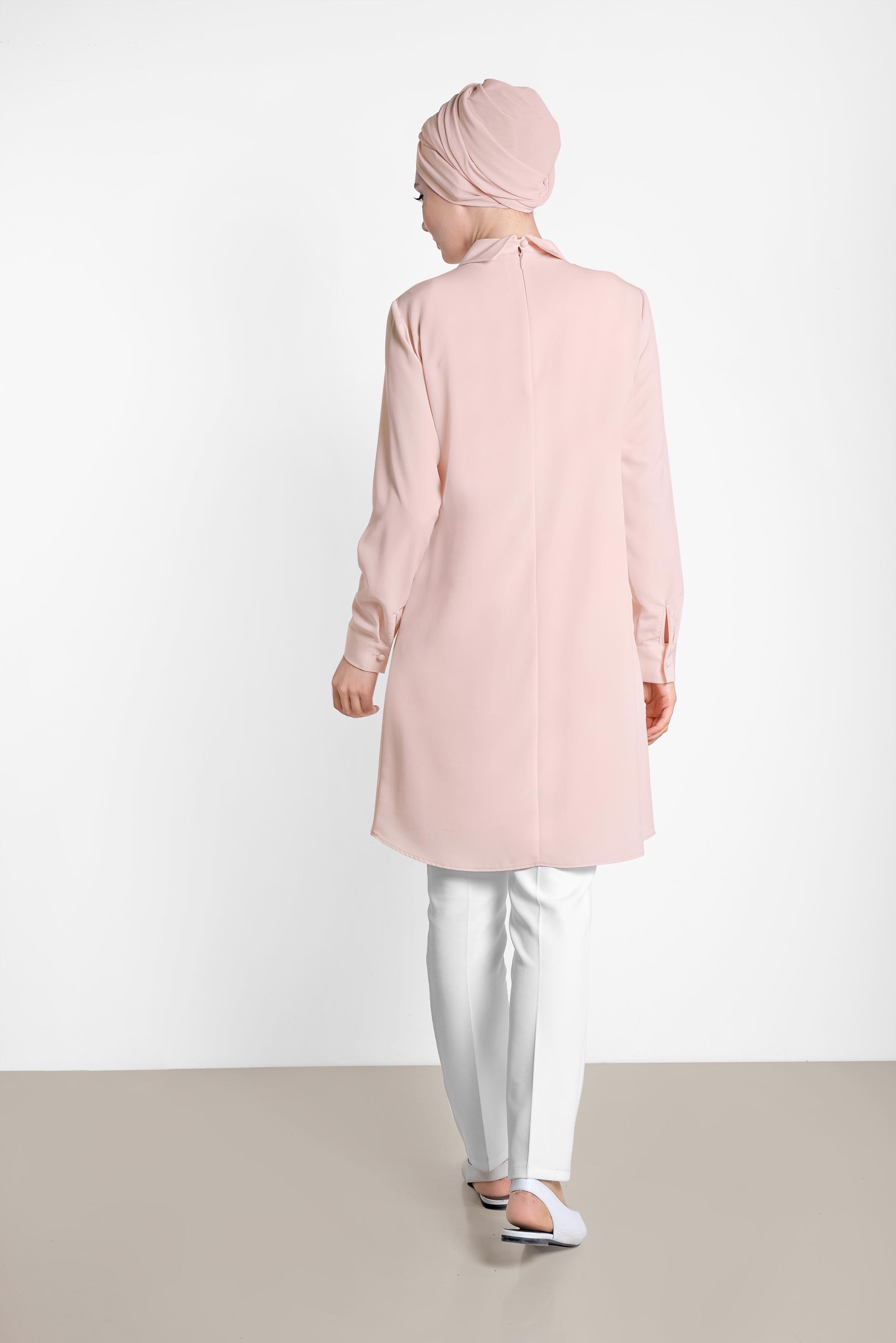 Tesettür giyim PUDRA YAKASI BROŞLU KLASİK TUNİK 4221